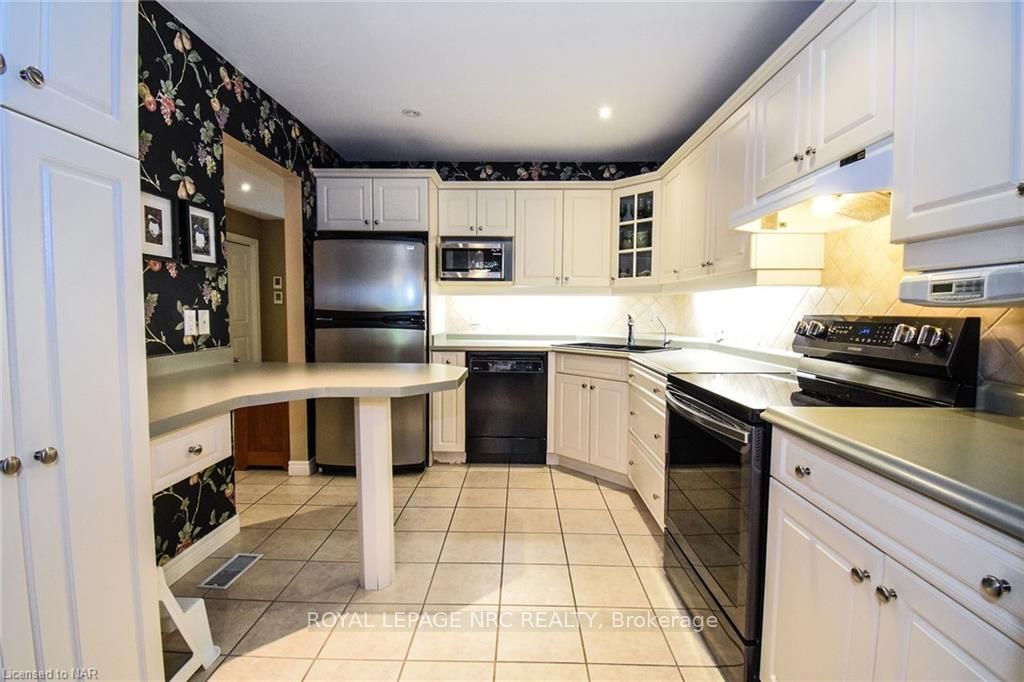 Photo 7 of 32 Stonegate Place, Pelham, Fonthill — HOMEH