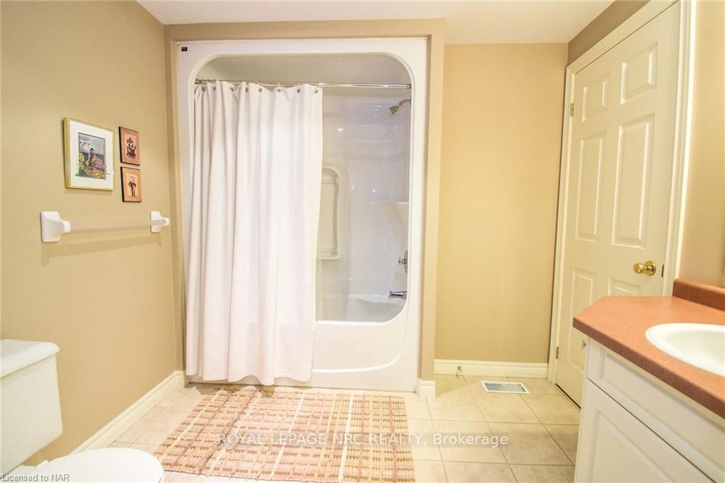 Photo 22 of 32 Stonegate Place, Pelham, Fonthill — HOMEH
