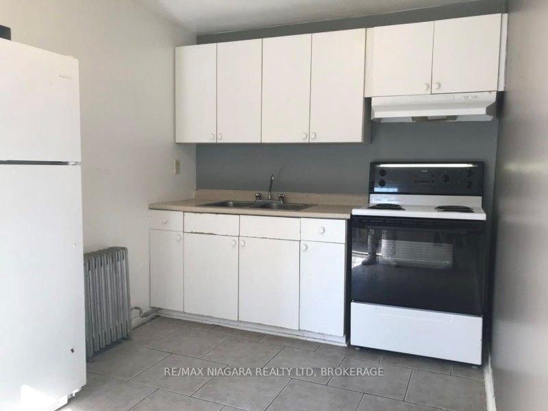 Photo 3 of Unit 3, 4329 Seneca Street, Niagara Falls, Downtown — HOMEH