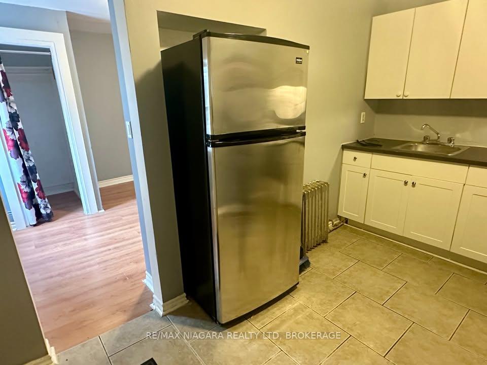 Photo 4 of Unit 3, 4329 Seneca Street, Niagara Falls, Downtown — HOMEH