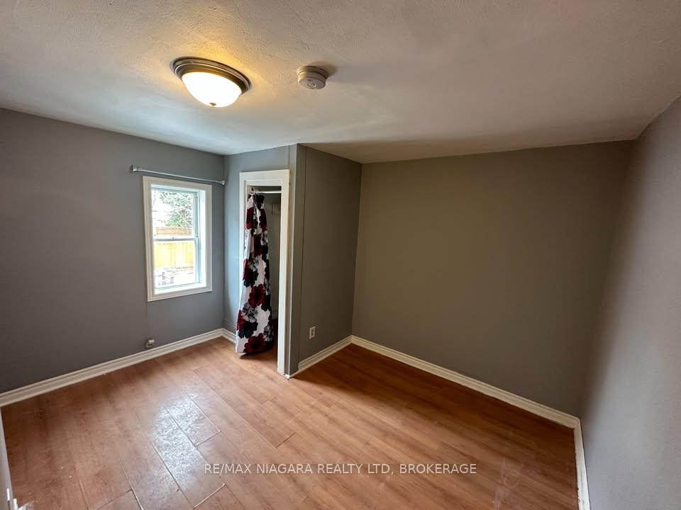 Photo 5 of Unit 3, 4329 Seneca Street, Niagara Falls, Downtown — HOMEH