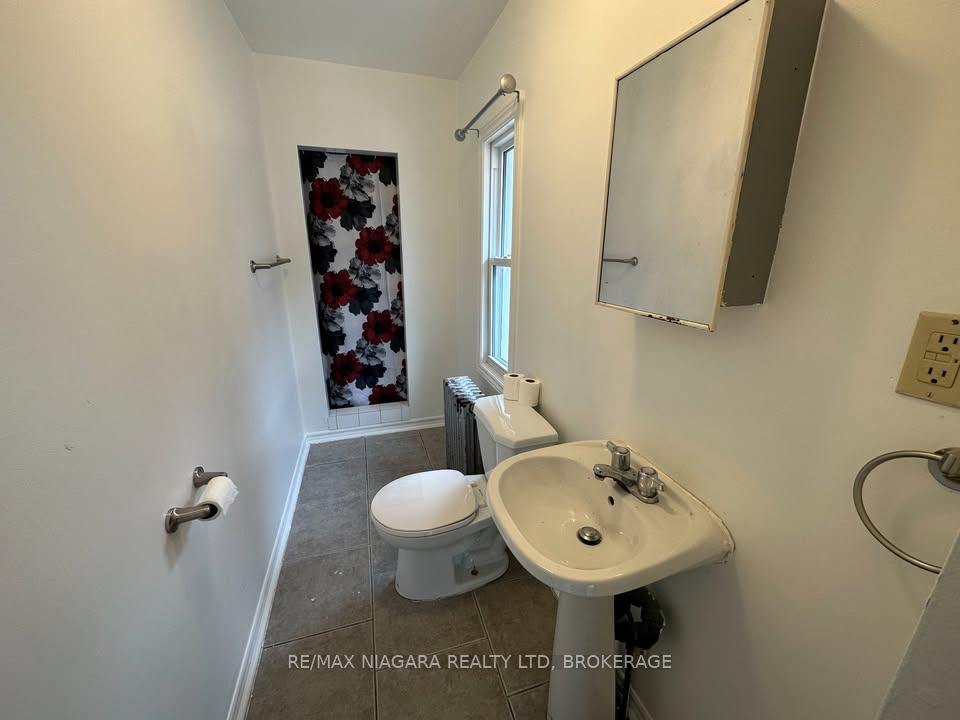 Photo 8 of Unit 3, 4329 Seneca Street, Niagara Falls, Downtown — HOMEH
