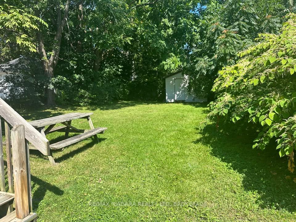 Photo 10 of Unit 3, 4329 Seneca Street, Niagara Falls, Downtown — HOMEH