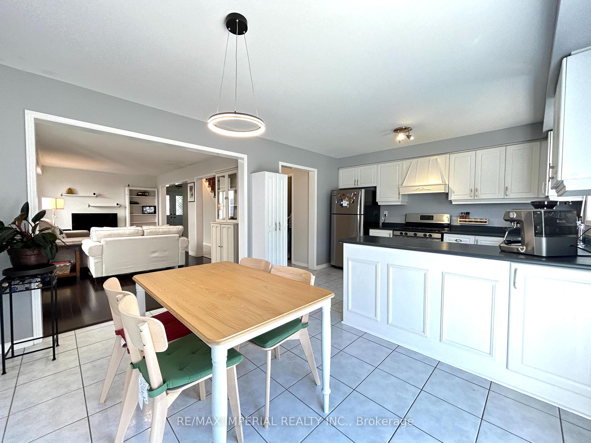 Photo 7 of 253 Featherstone Road N, Milton, Dempsey — HOMEH