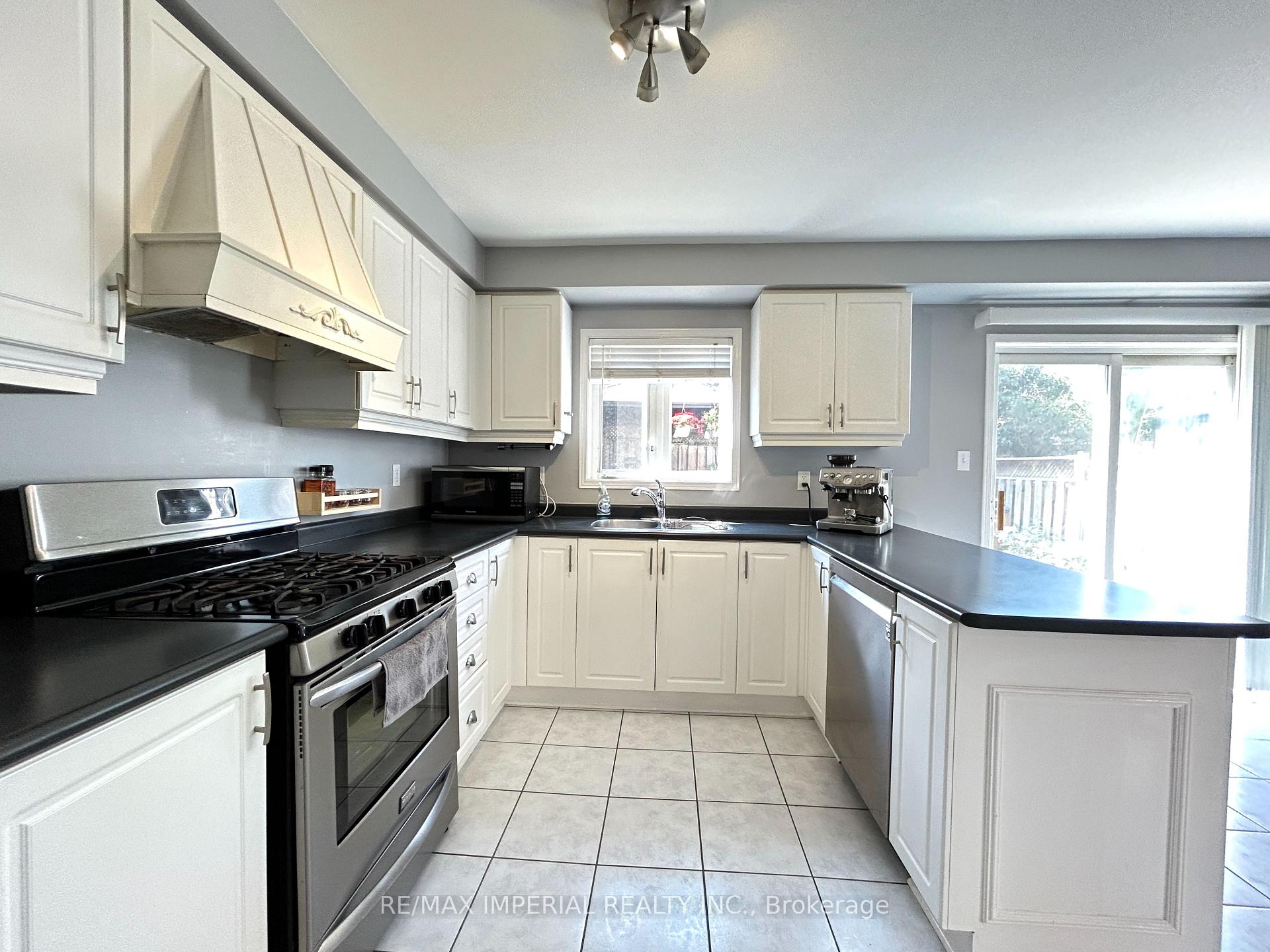 Photo 9 of 253 Featherstone Road N, Milton, Dempsey — HOMEH