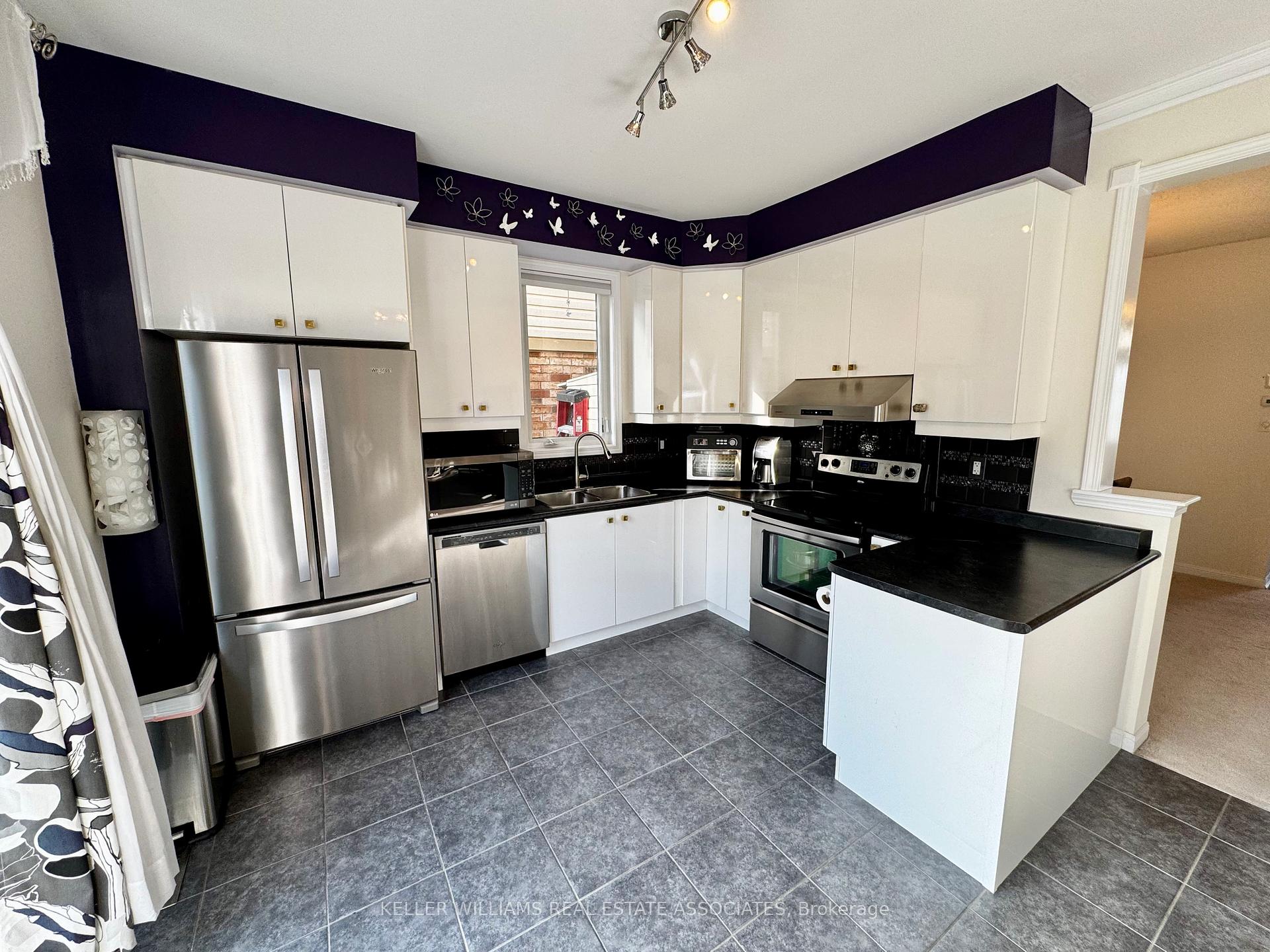 Photo 9 of 1058 Farmstead Drive, Milton, Willmott — HOMEH