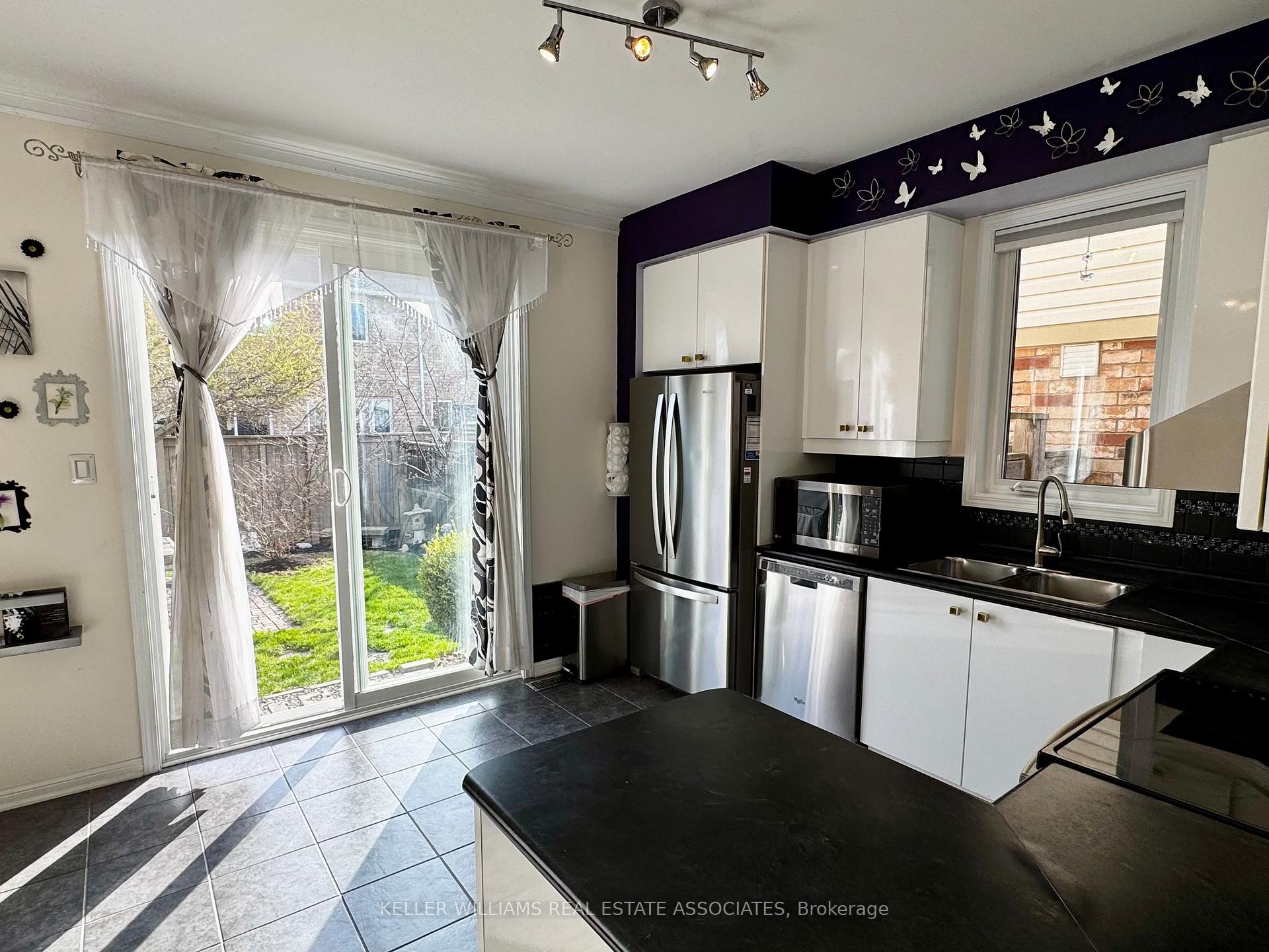 Photo 10 of 1058 Farmstead Drive, Milton, Willmott — HOMEH