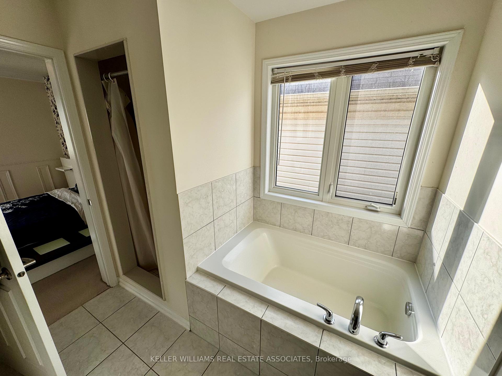 Photo 16 of 1058 Farmstead Drive, Milton, Willmott — HOMEH