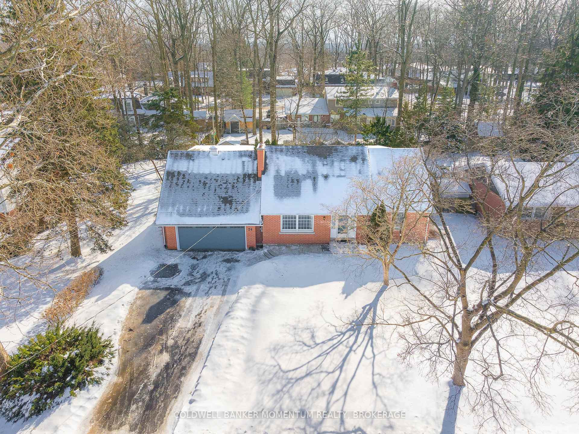 Photo 2 of 24 Damude Drive, Pelham, Fonthill — HOMEH