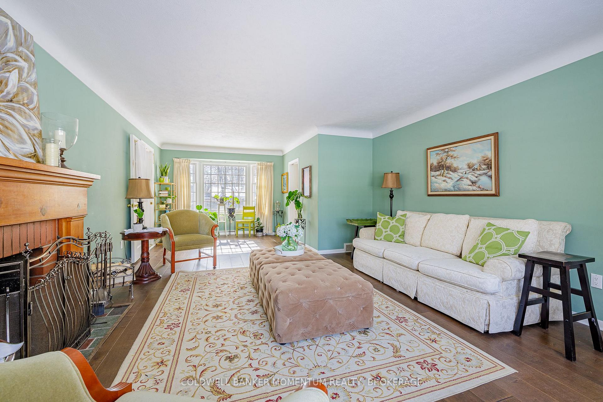 Photo 3 of 24 Damude Drive, Pelham, Fonthill — HOMEH