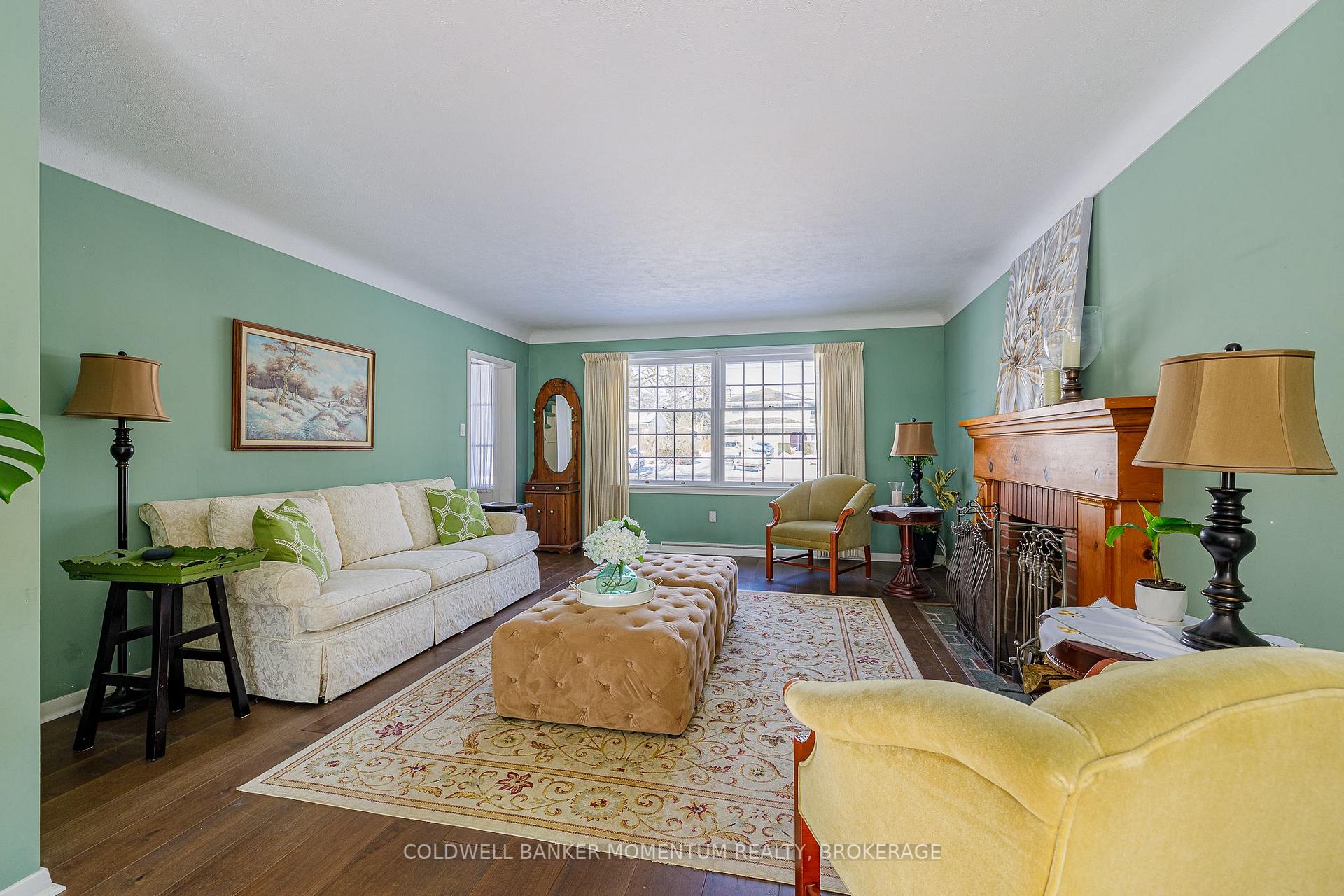 Photo 4 of 24 Damude Drive, Pelham, Fonthill — HOMEH