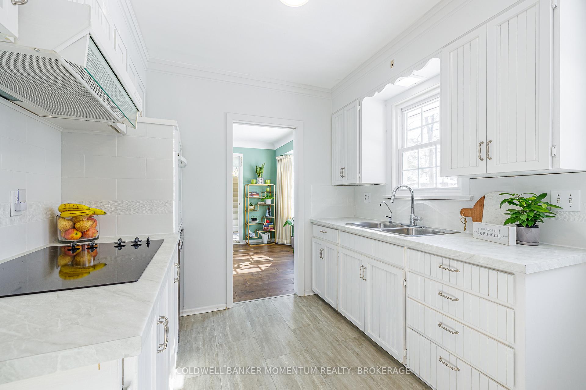 Photo 6 of 24 Damude Drive, Pelham, Fonthill — HOMEH