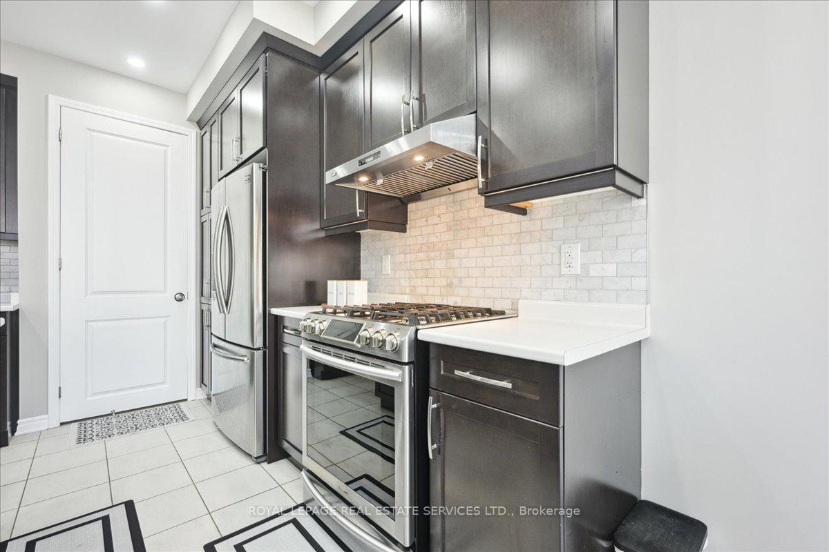 Photo 13 of 1335 Rose Way, Milton, Cobban — HOMEH