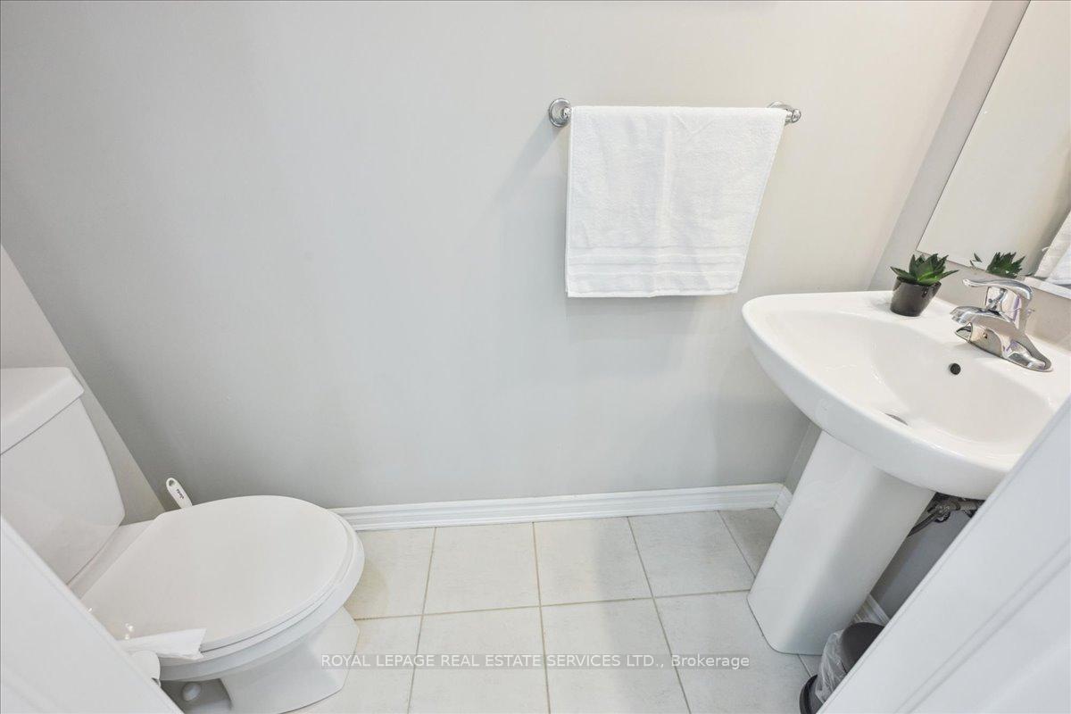 Photo 19 of 1335 Rose Way, Milton, Cobban — HOMEH