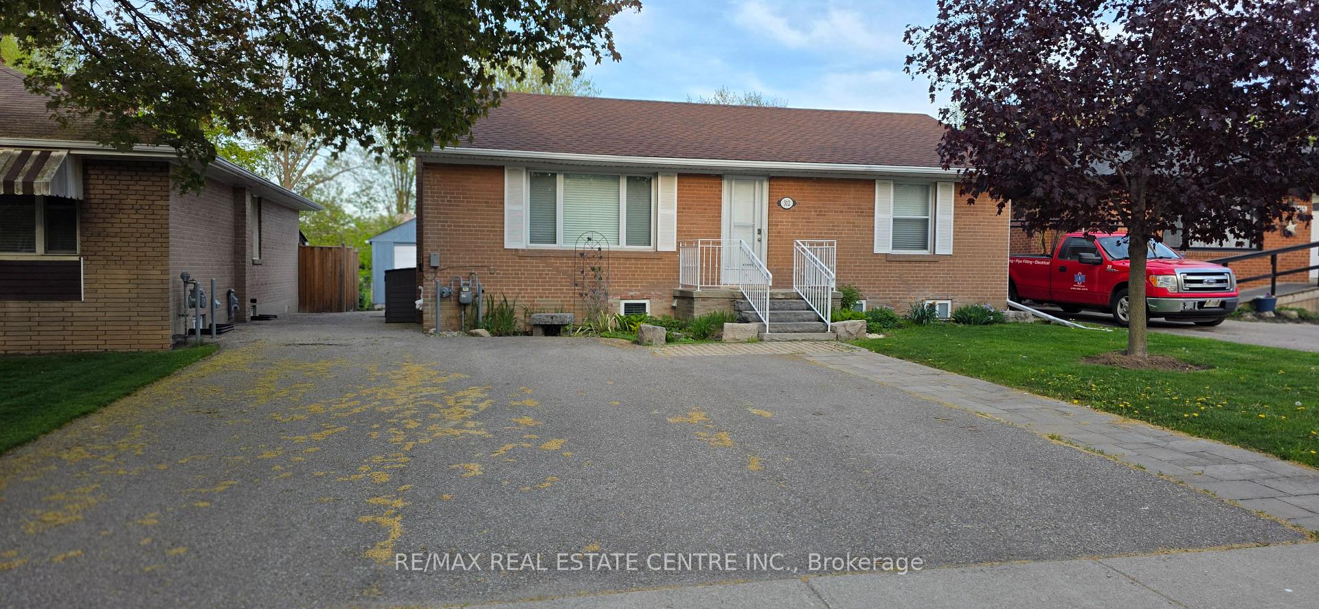 Front of Unit Bsmt, 312 Kingsleigh Court