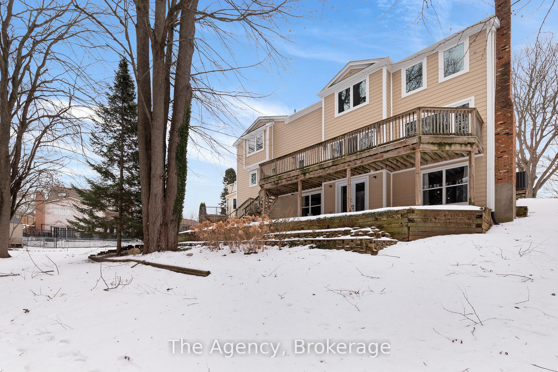 Photo 2 of 11 Vista Drive, Pelham, Fonthill — HOMEH