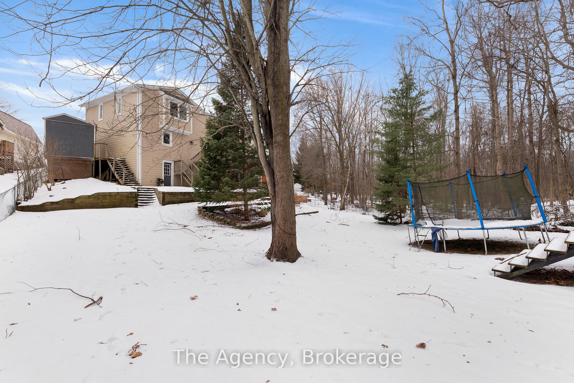 Photo 3 of 11 Vista Drive, Pelham, Fonthill — HOMEH