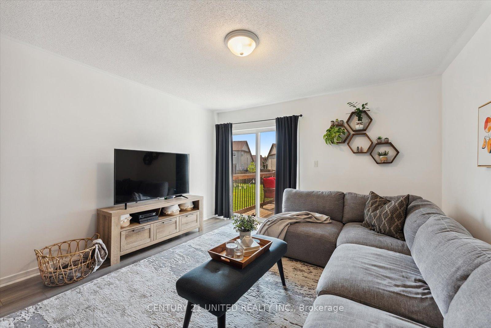 Photo 19 of 613 Tully Crescent, Peterborough, Monaghan Ward 2 — HOMEH