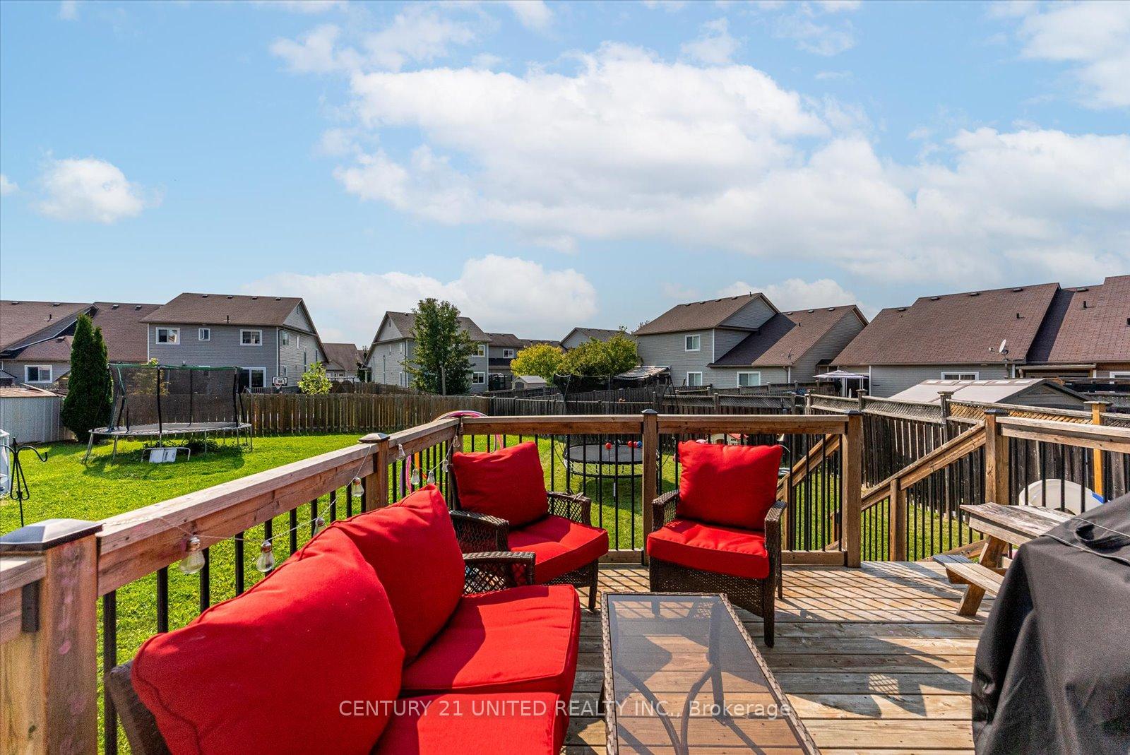 Photo 32 of 613 Tully Crescent, Peterborough, Monaghan Ward 2 — HOMEH
