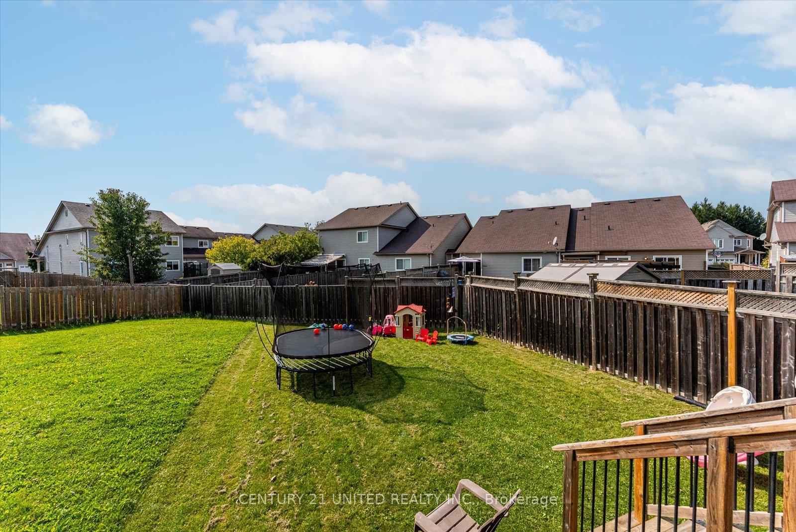 Photo 34 of 613 Tully Crescent, Peterborough, Monaghan Ward 2 — HOMEH