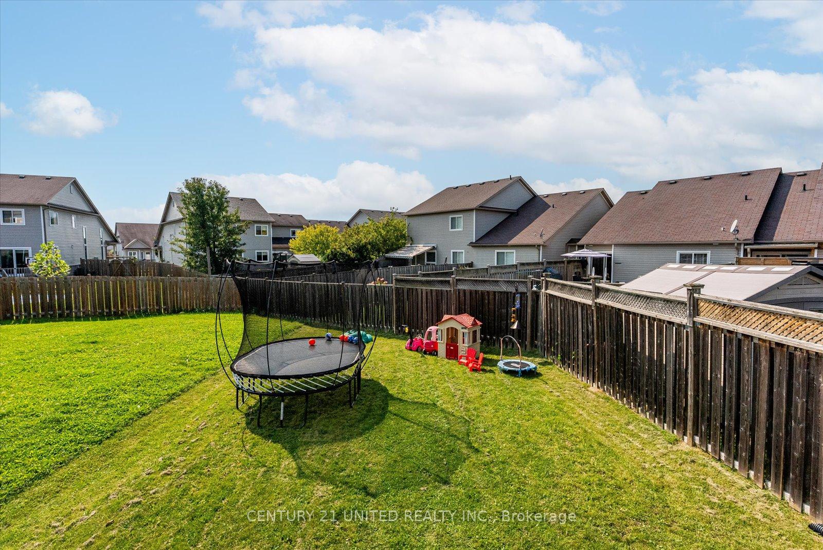 Photo 35 of 613 Tully Crescent, Peterborough, Monaghan Ward 2 — HOMEH