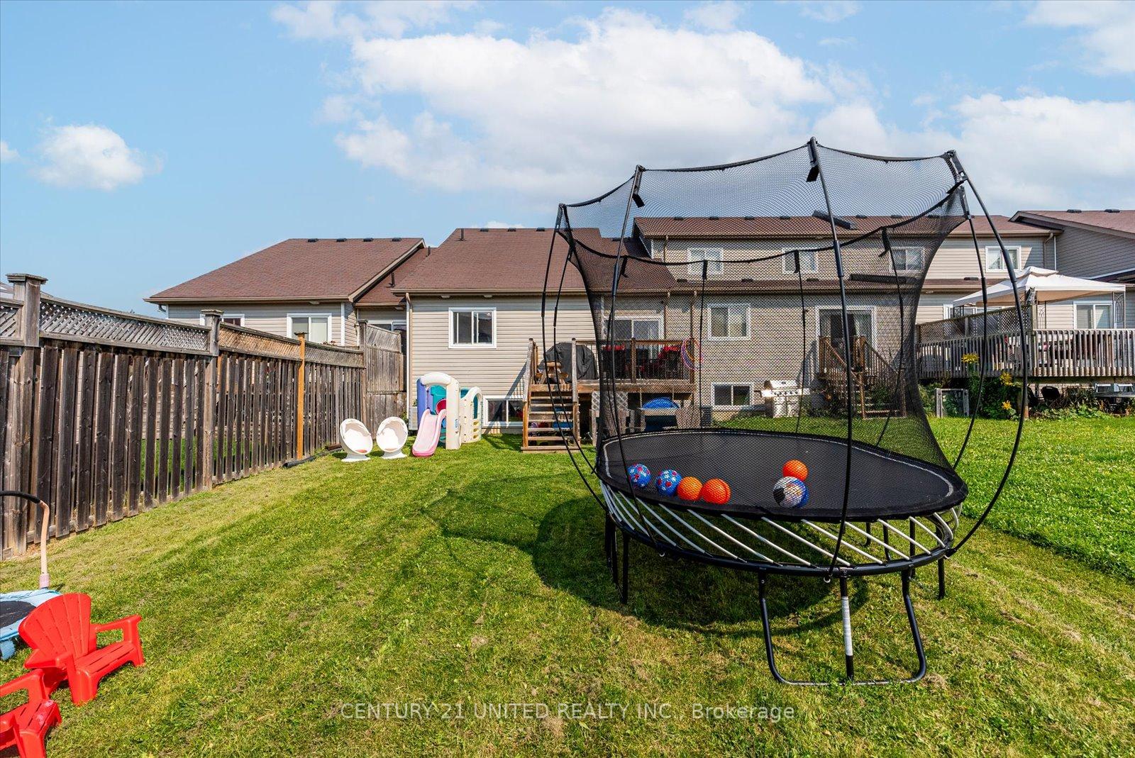 Photo 38 of 613 Tully Crescent, Peterborough, Monaghan Ward 2 — HOMEH