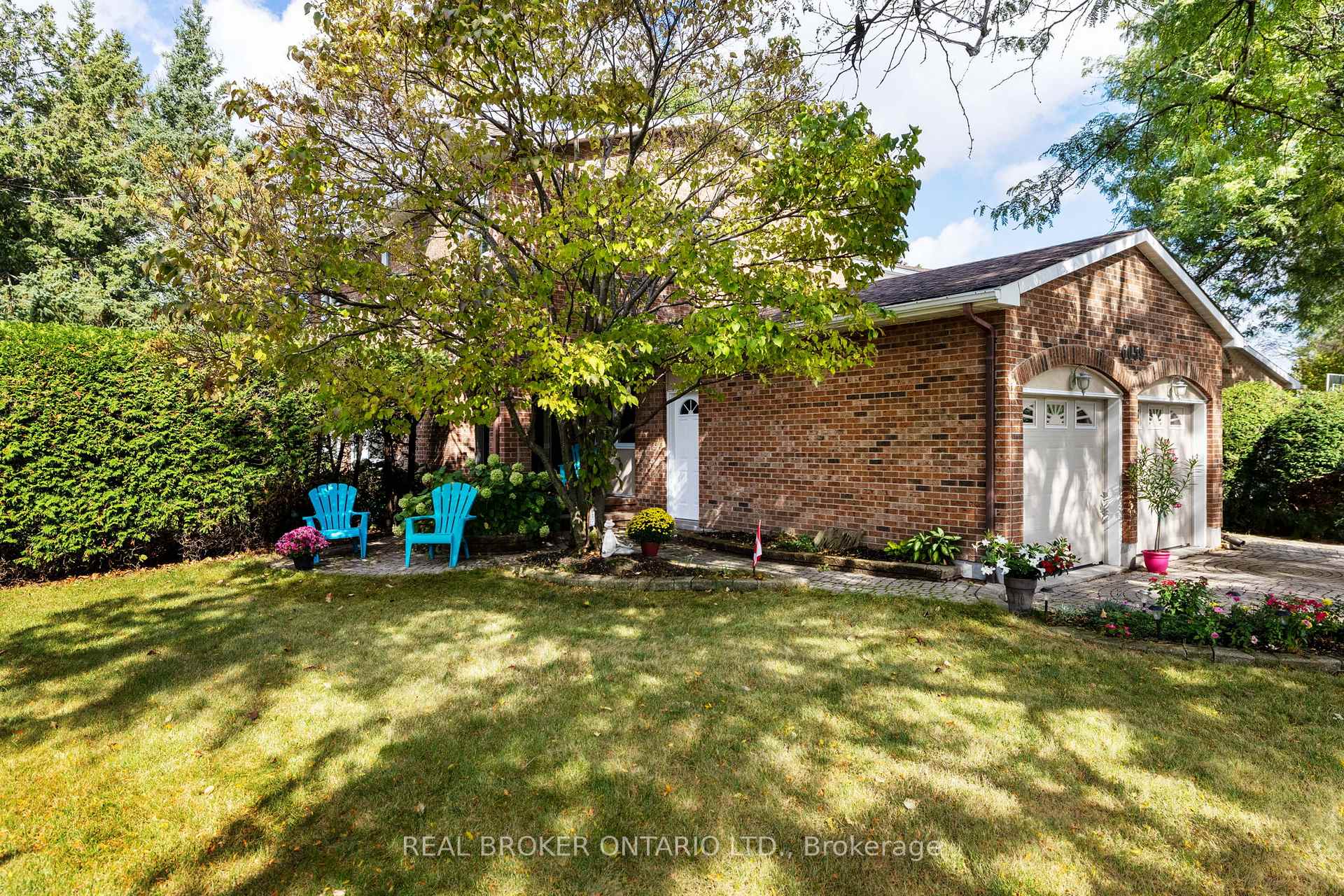 Photo 3 of 6059 Meadowglen Drive, Ottawa, Chapel Hill — HOMEH