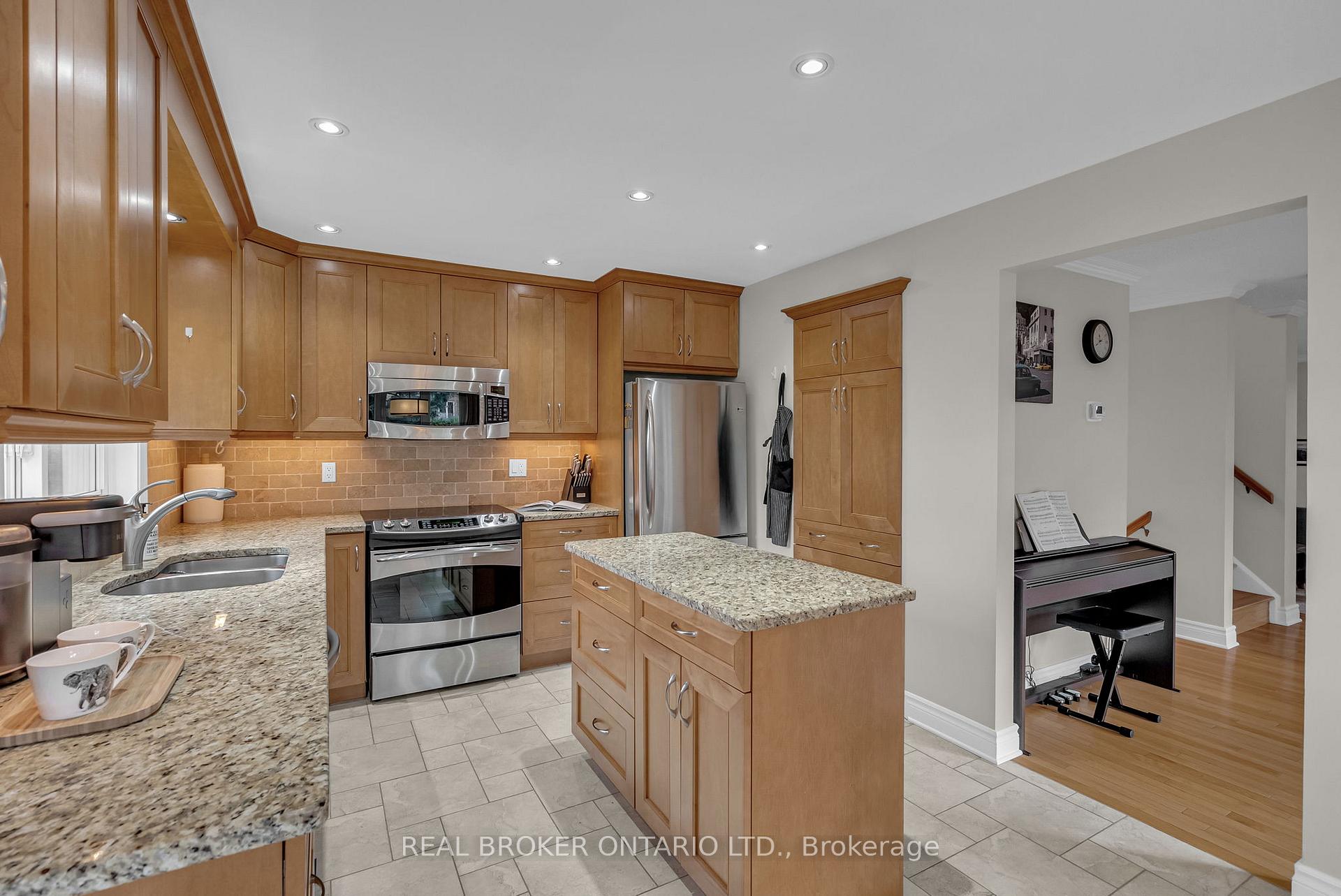Photo 13 of 6059 Meadowglen Drive, Ottawa, Chapel Hill — HOMEH