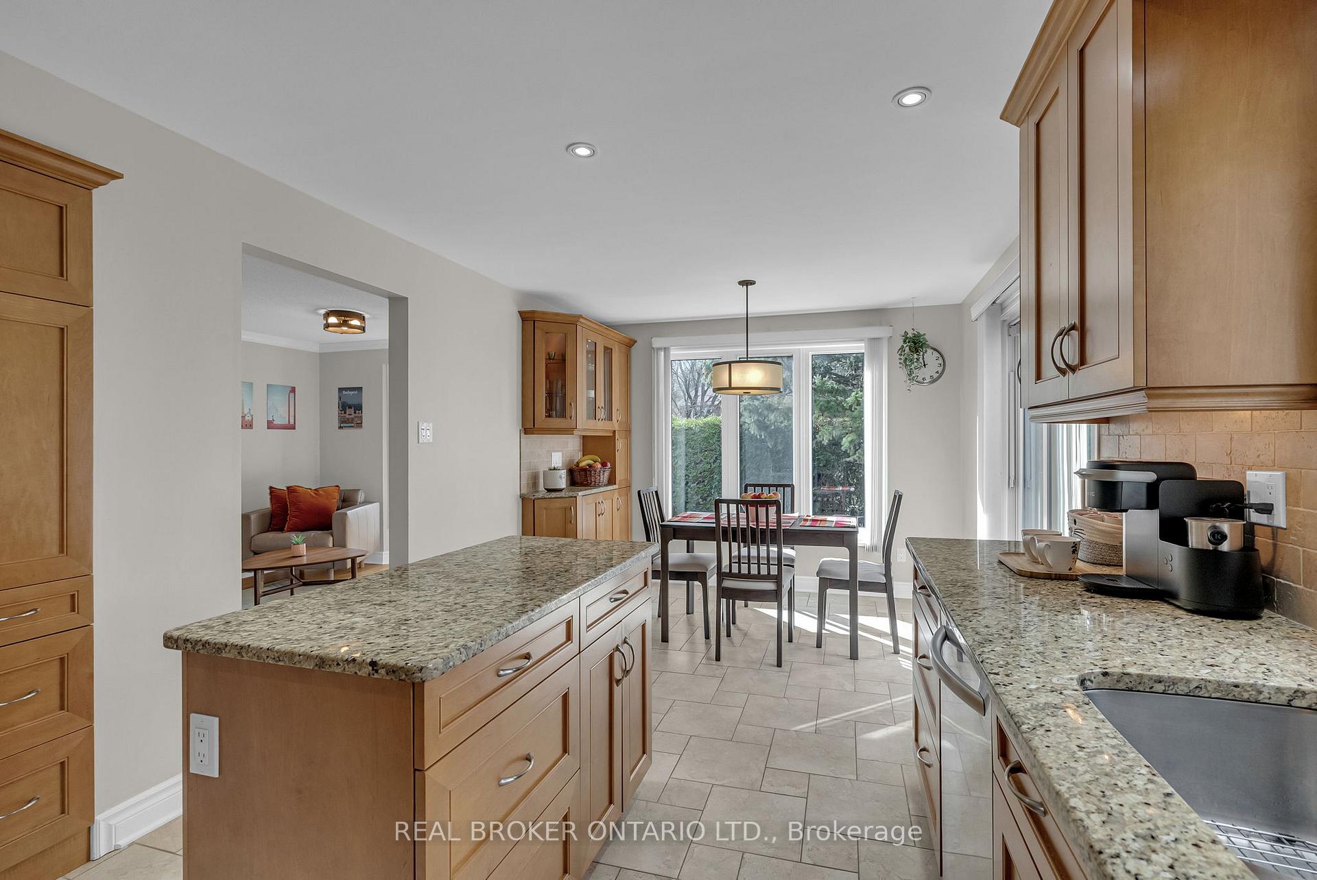 Photo 14 of 6059 Meadowglen Drive, Ottawa, Chapel Hill — HOMEH