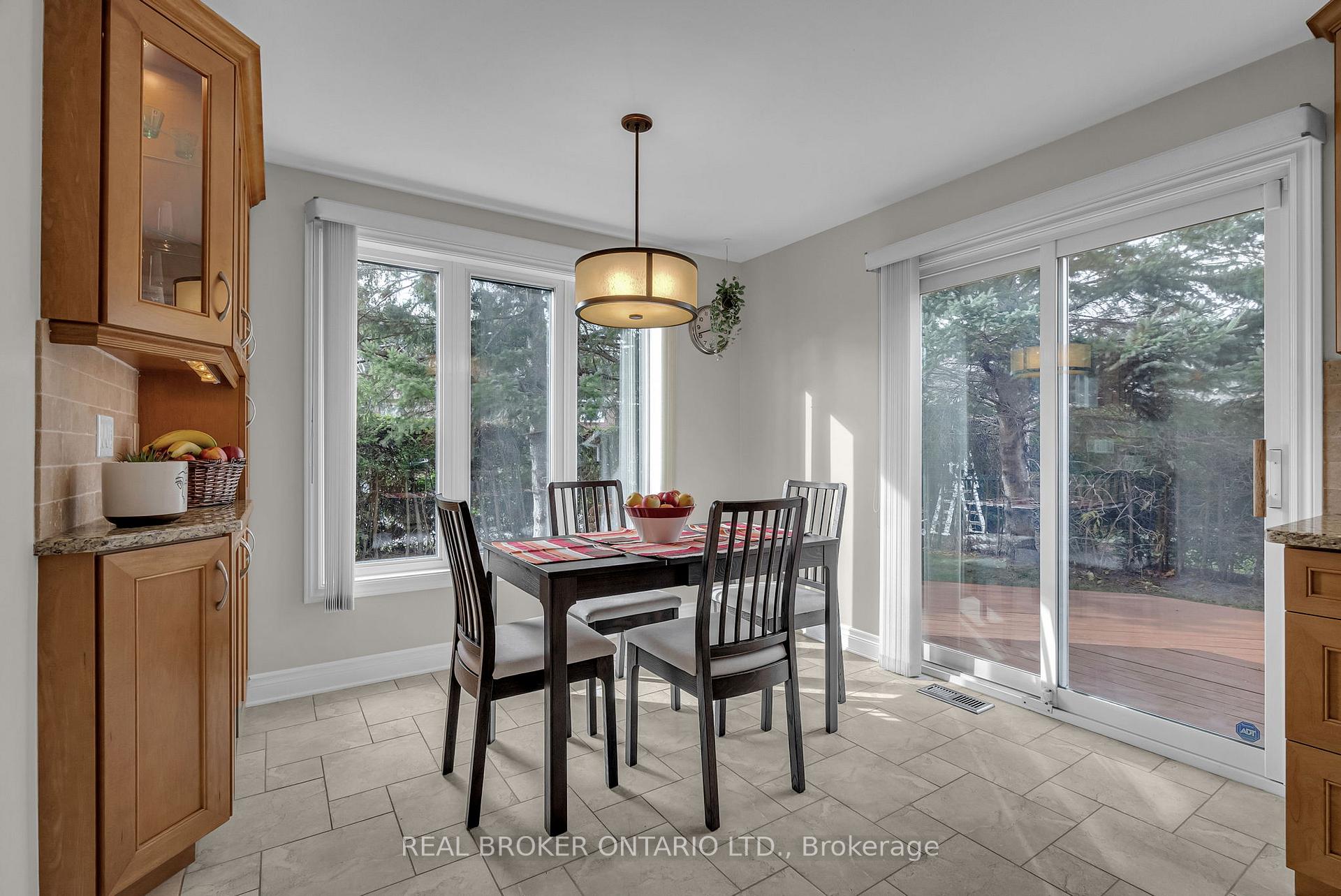 Photo 15 of 6059 Meadowglen Drive, Ottawa, Chapel Hill — HOMEH