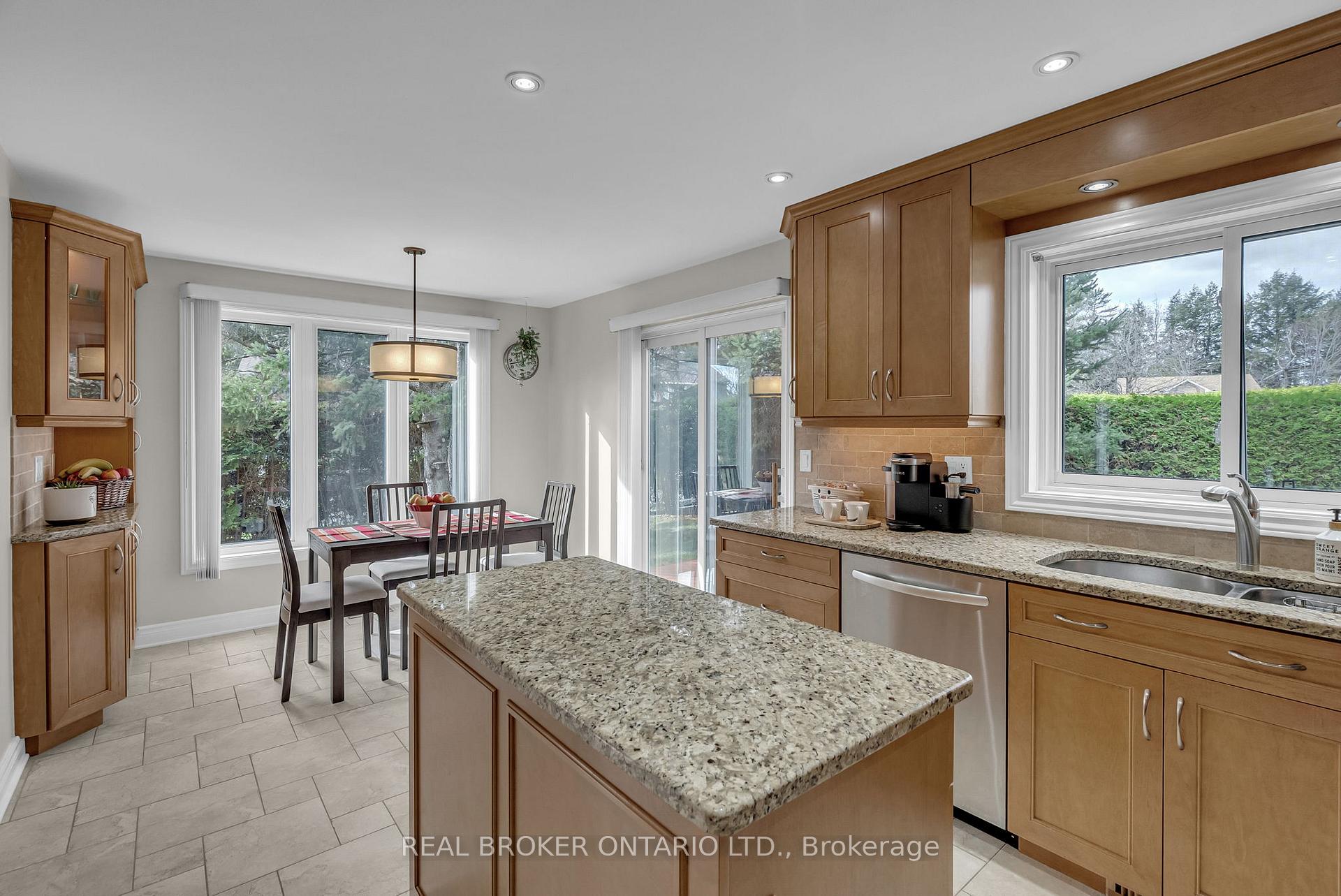 Photo 16 of 6059 Meadowglen Drive, Ottawa, Chapel Hill — HOMEH