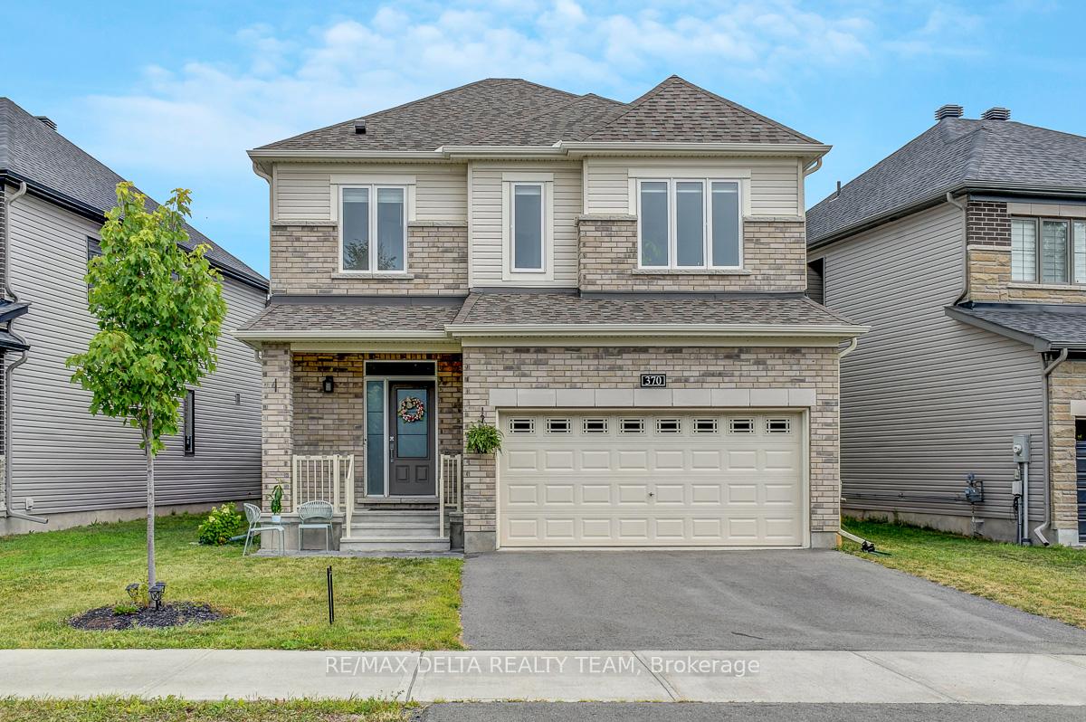 Front of 370 Aquaview Drive