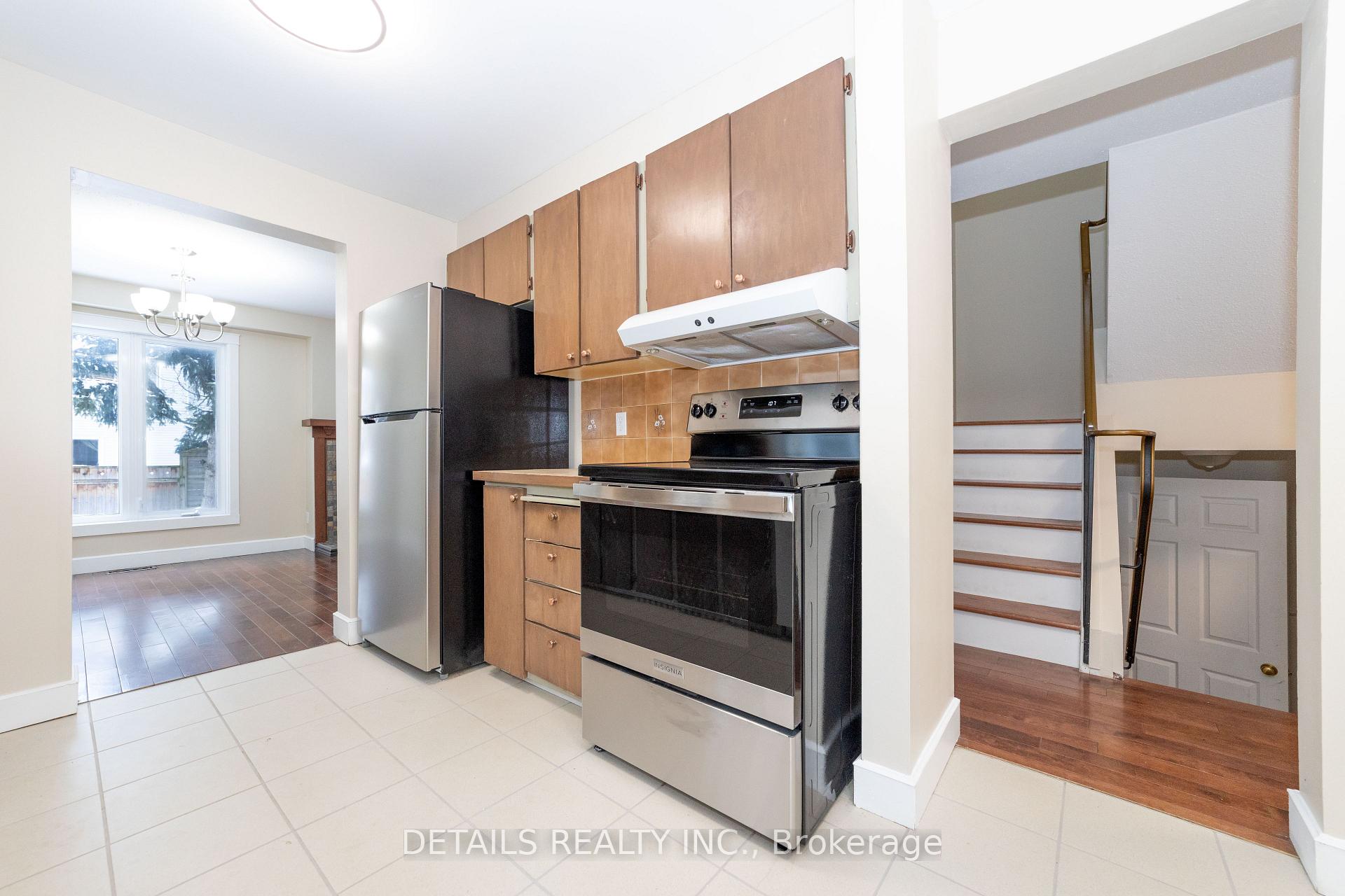 Photo 7 of 6085 Meadowhill Crescent, Ottawa, Chapel Hill — HOMEH