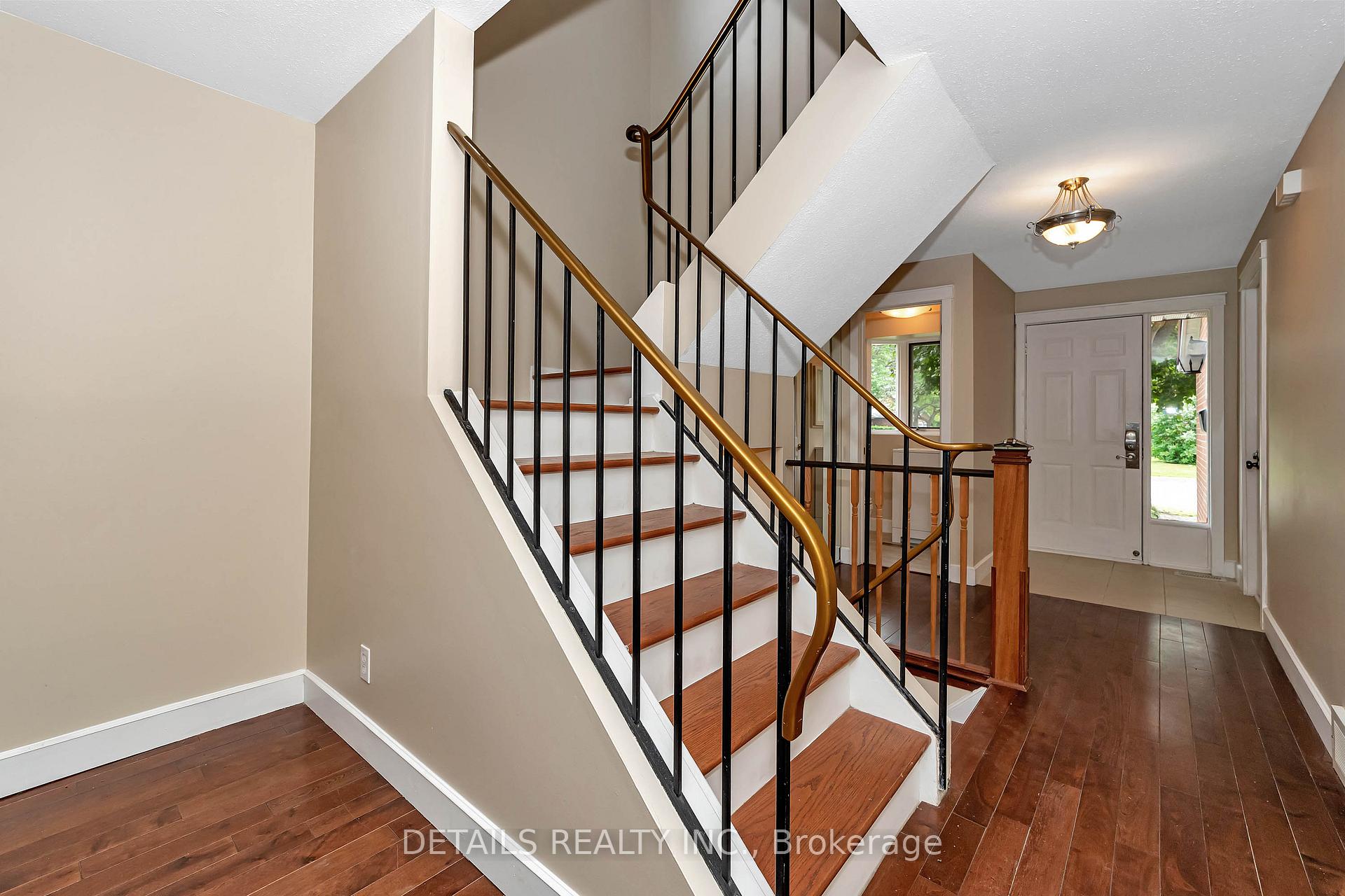 Photo 11 of 6085 Meadowhill Crescent, Ottawa, Chapel Hill — HOMEH