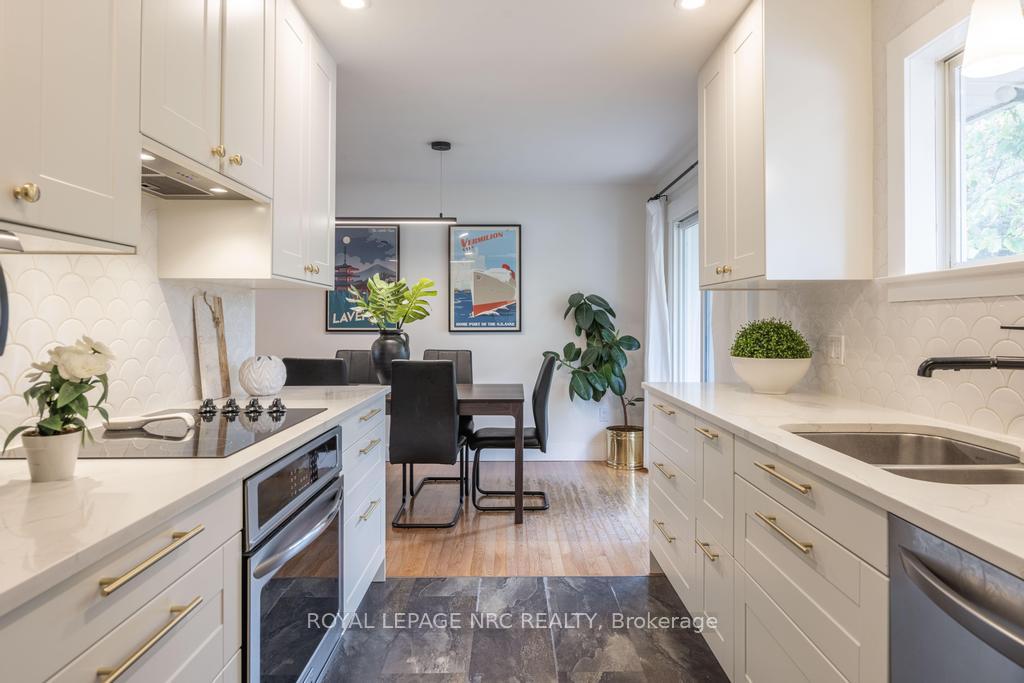 Photo 10 of 6486 Mcmicking Street, Niagara Falls, Stamford — HOMEH