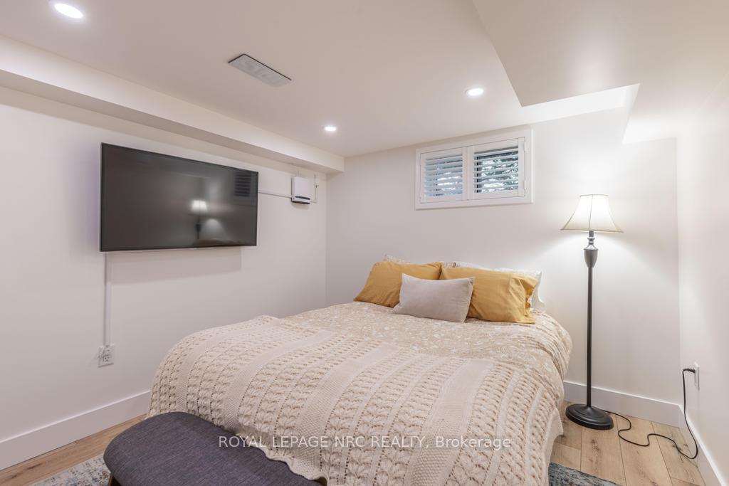 Photo 25 of 6486 Mcmicking Street, Niagara Falls, Stamford — HOMEH