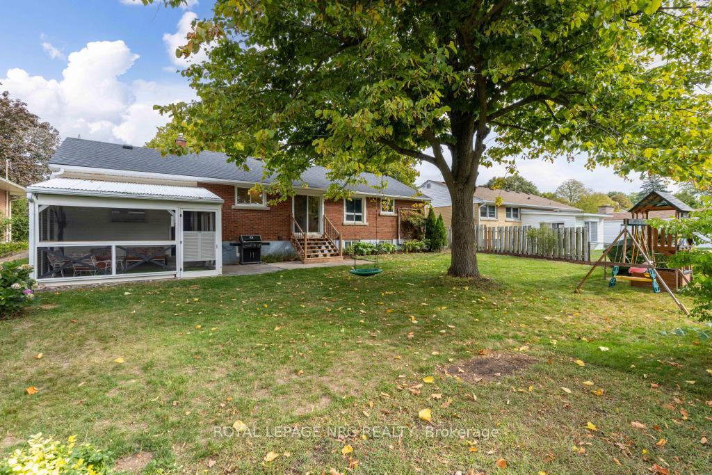 Photo 29 of 6486 Mcmicking Street, Niagara Falls, Stamford — HOMEH
