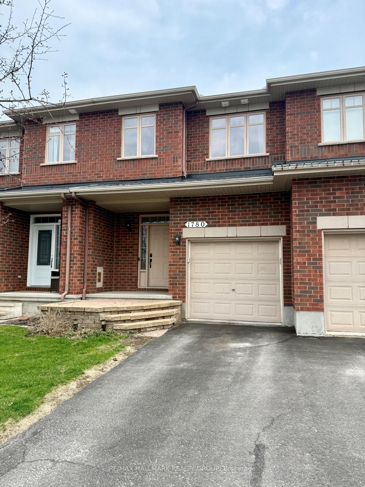 Front of 1780 Plainridge Crescent