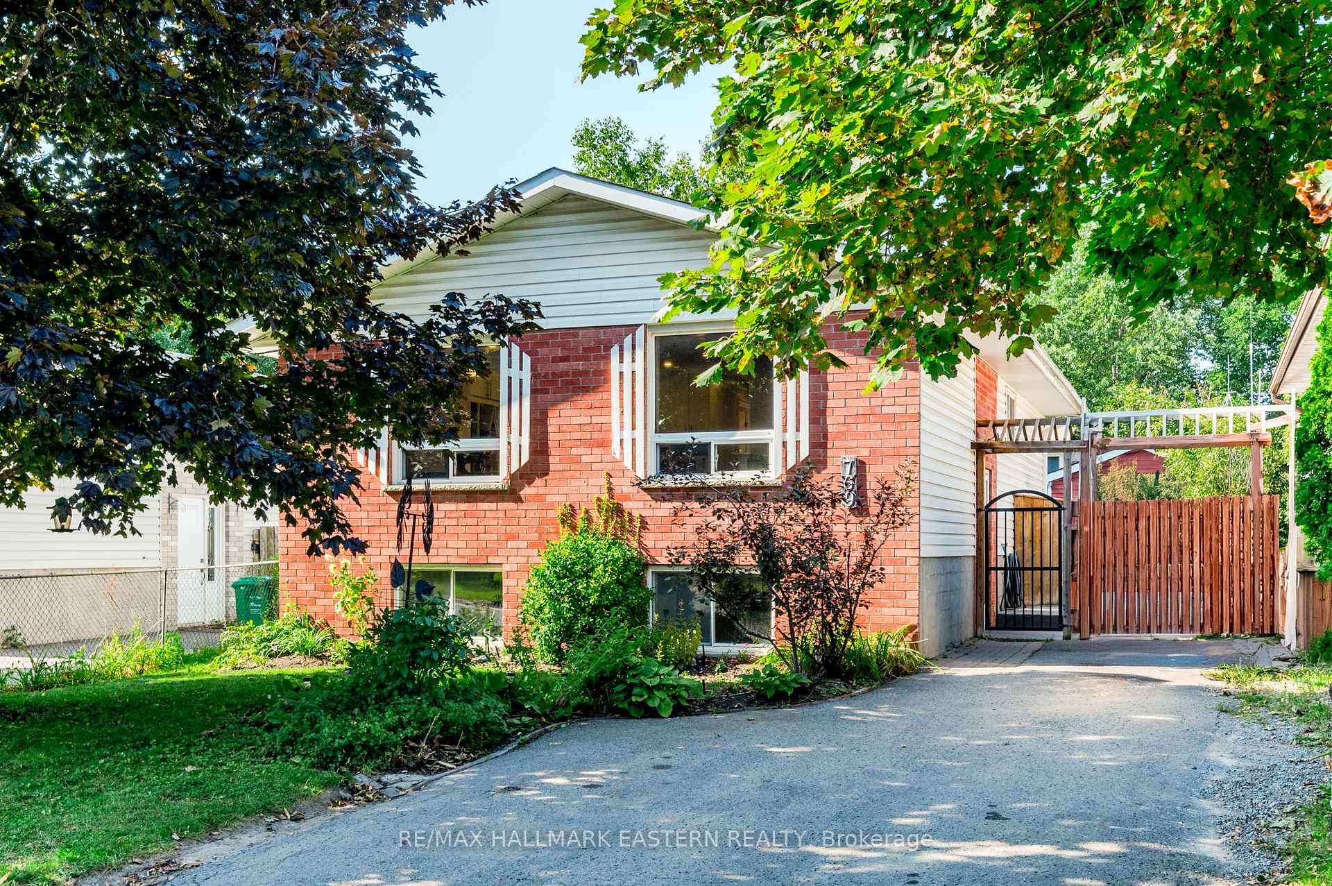 Photo 1 of 769 Trailview Drive, Peterborough, Ashburnham Ward 4 — HOMEH