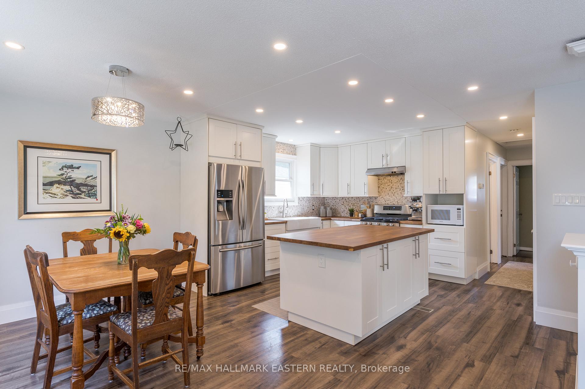 Photo 3 of 769 Trailview Drive, Peterborough, Ashburnham Ward 4 — HOMEH