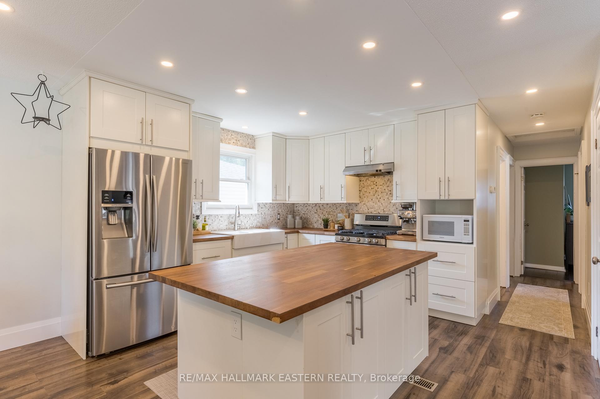 Photo 5 of 769 Trailview Drive, Peterborough, Ashburnham Ward 4 — HOMEH