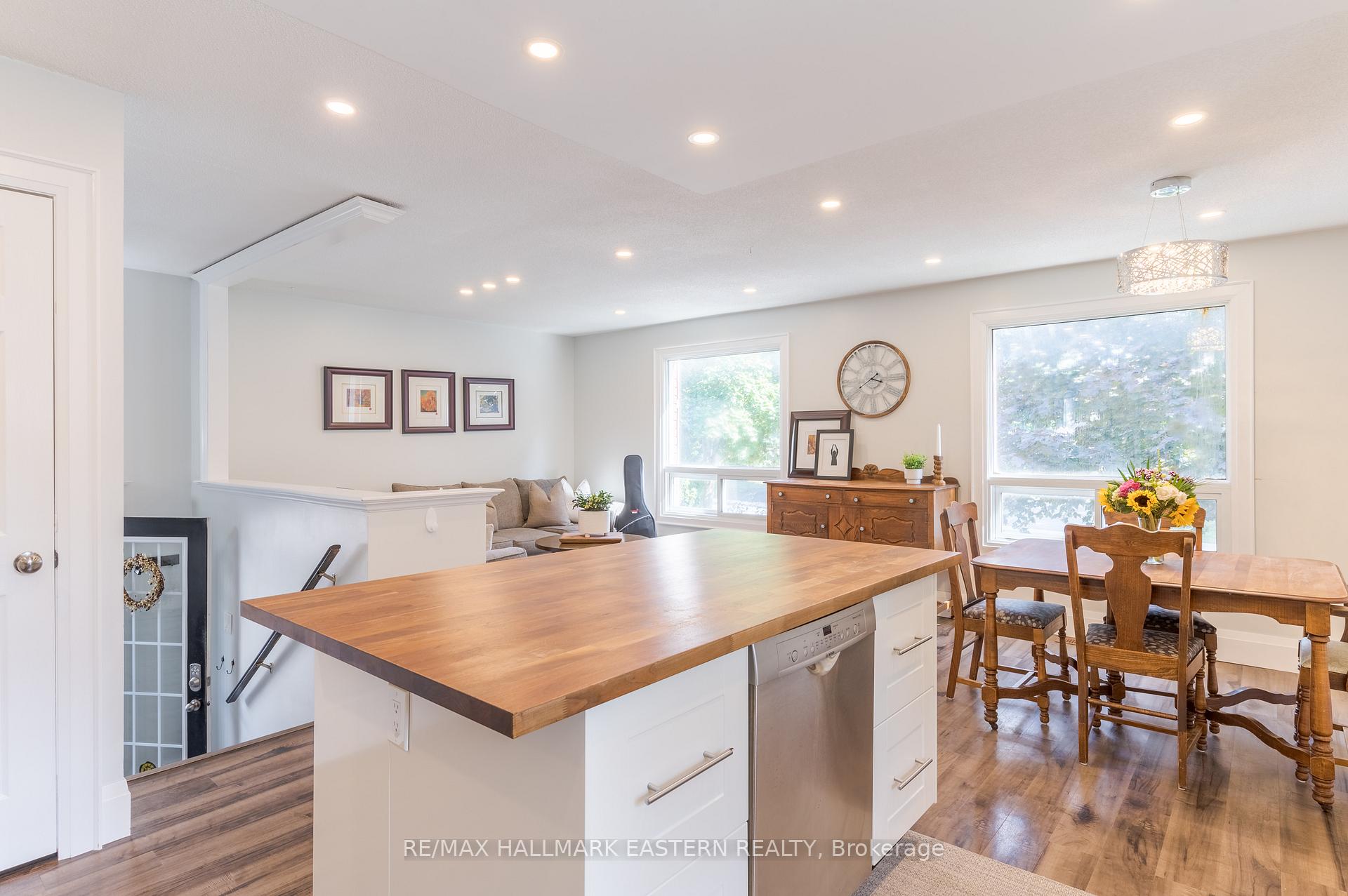 Photo 6 of 769 Trailview Drive, Peterborough, Ashburnham Ward 4 — HOMEH