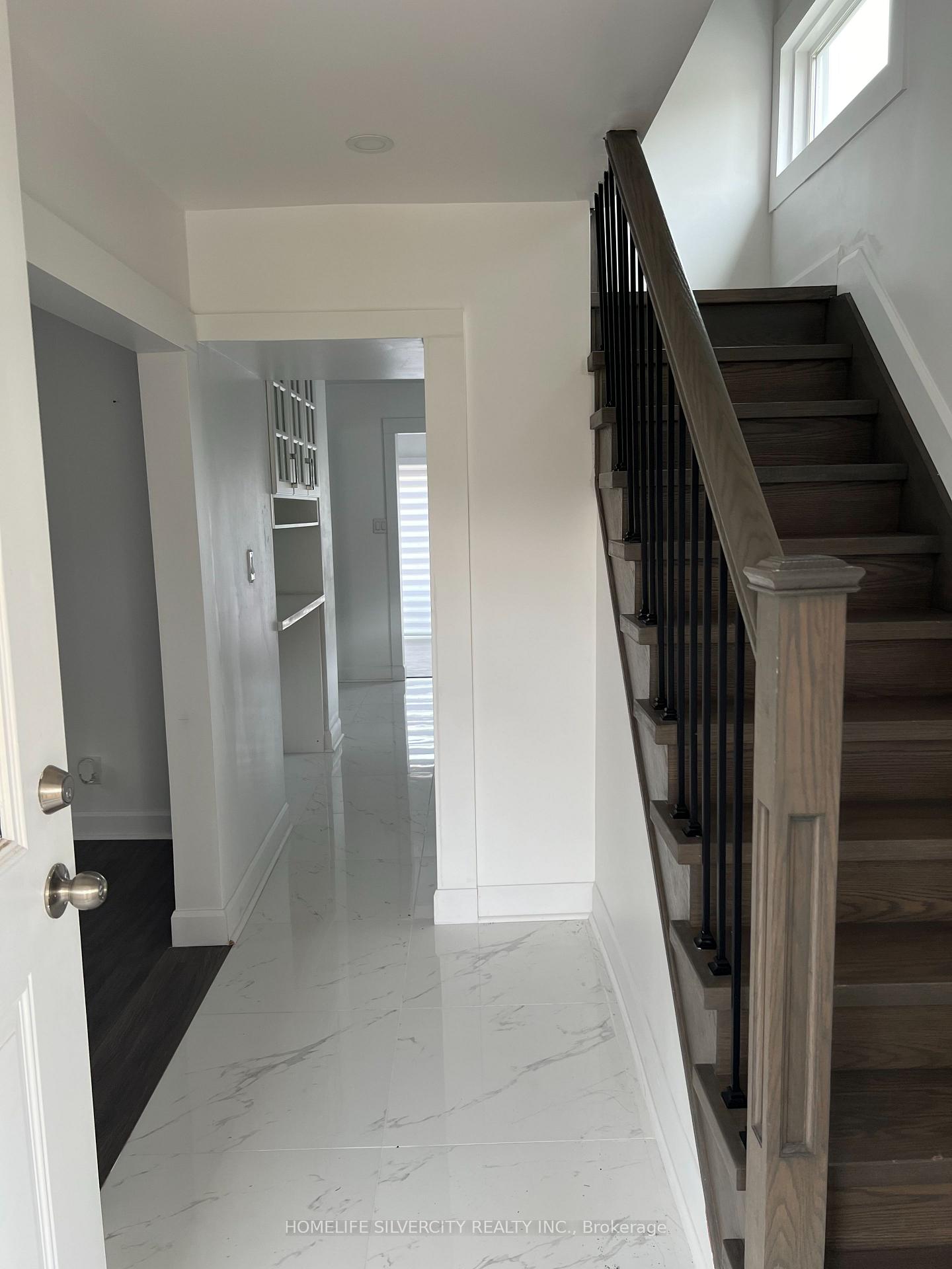 Photo 2 of 4737 Epworth Circle, Niagara Falls, Downtown — HOMEH