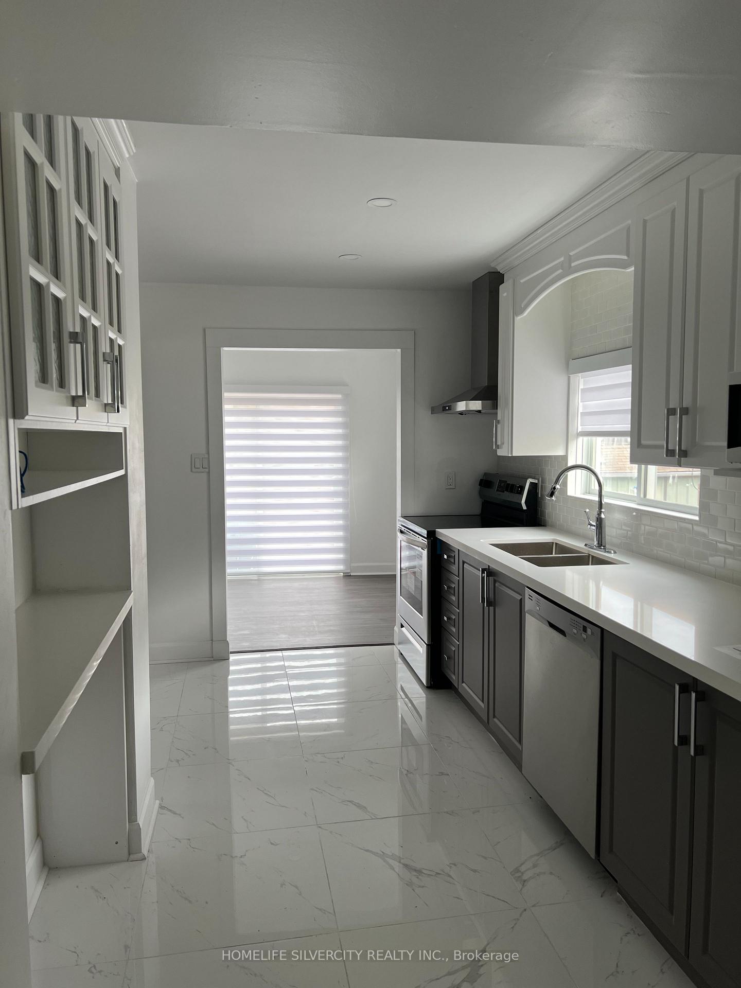Photo 4 of 4737 Epworth Circle, Niagara Falls, Downtown — HOMEH
