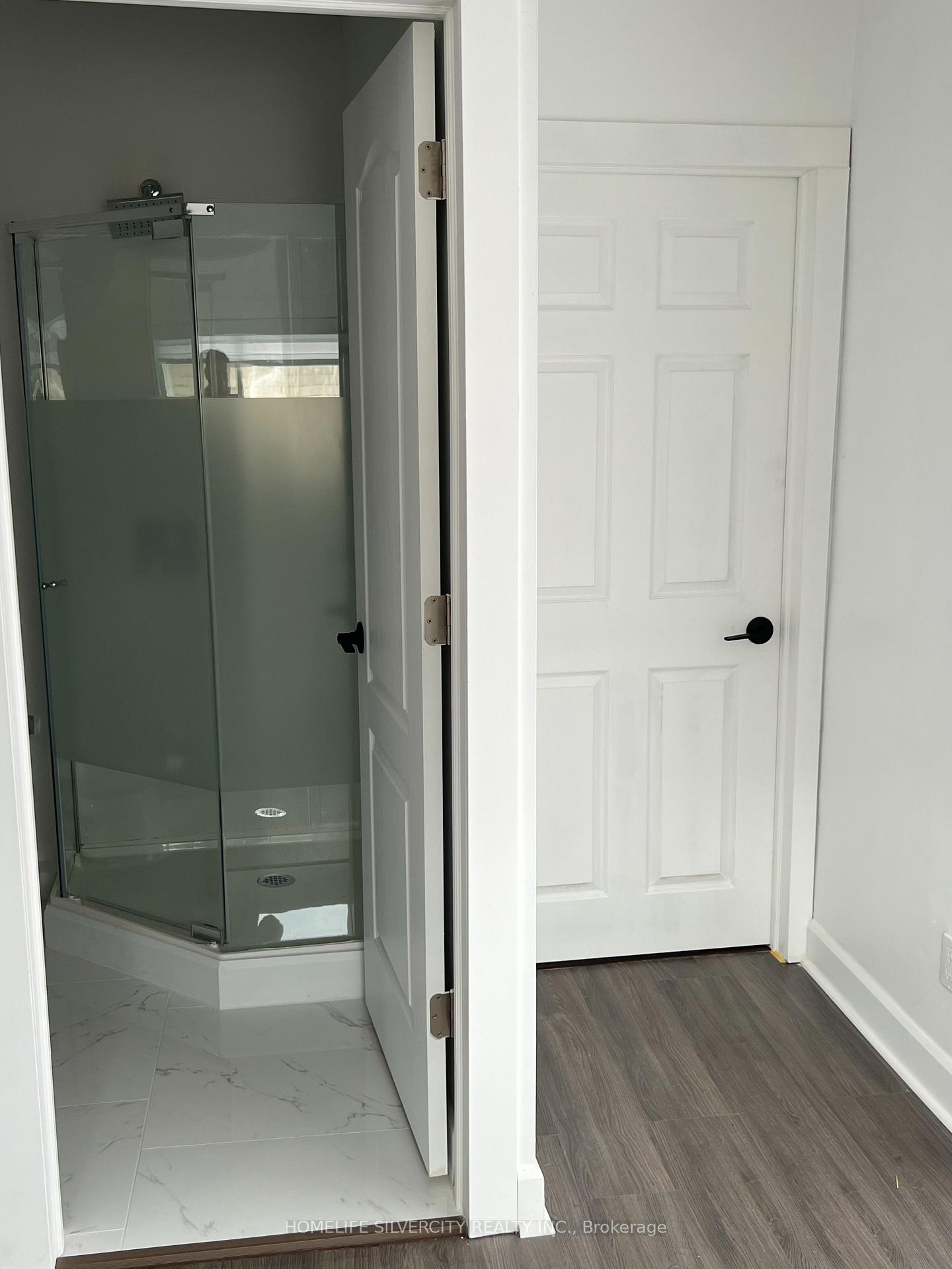 Photo 12 of 4737 Epworth Circle, Niagara Falls, Downtown — HOMEH