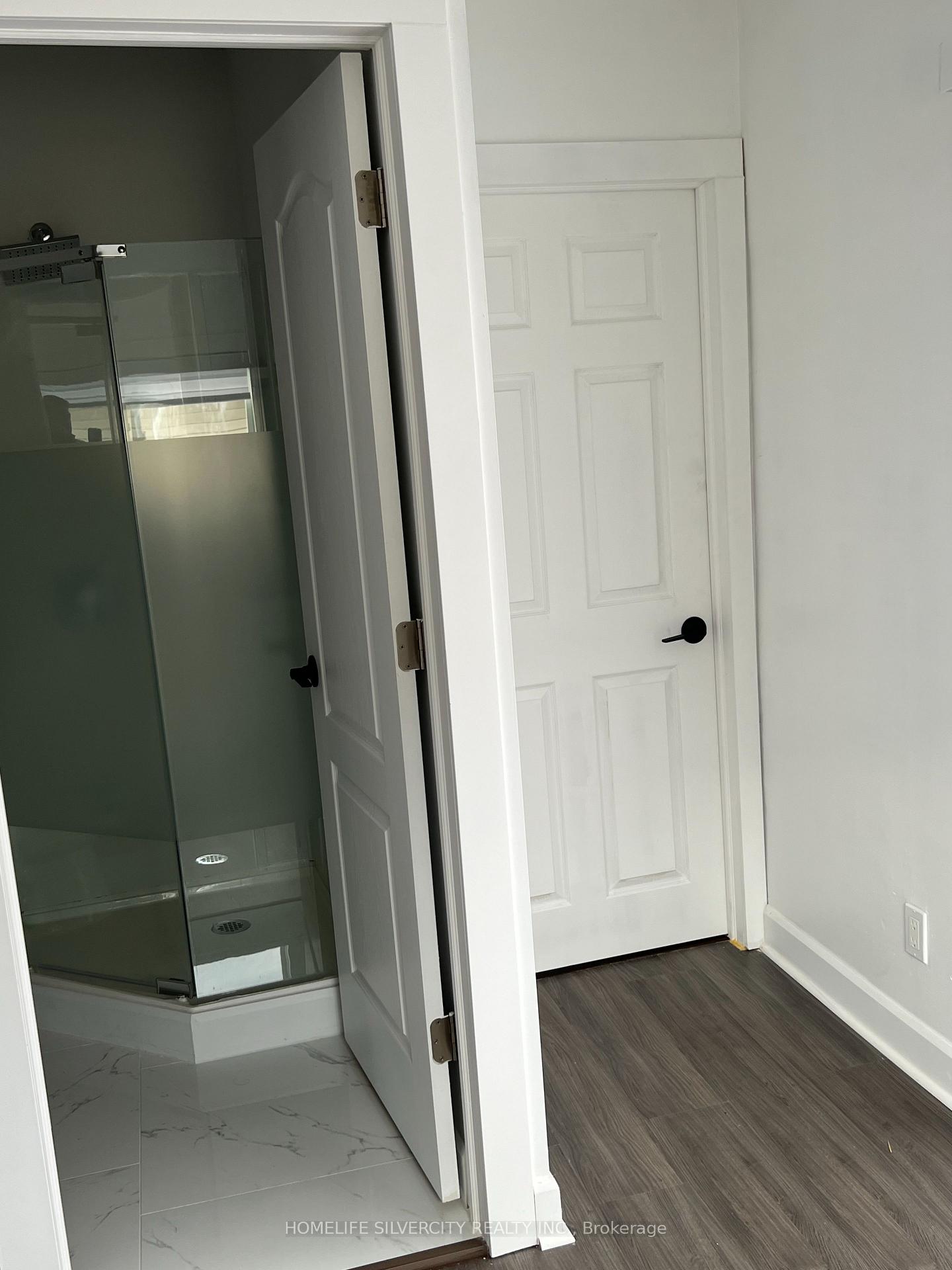 Photo 13 of 4737 Epworth Circle, Niagara Falls, Downtown — HOMEH