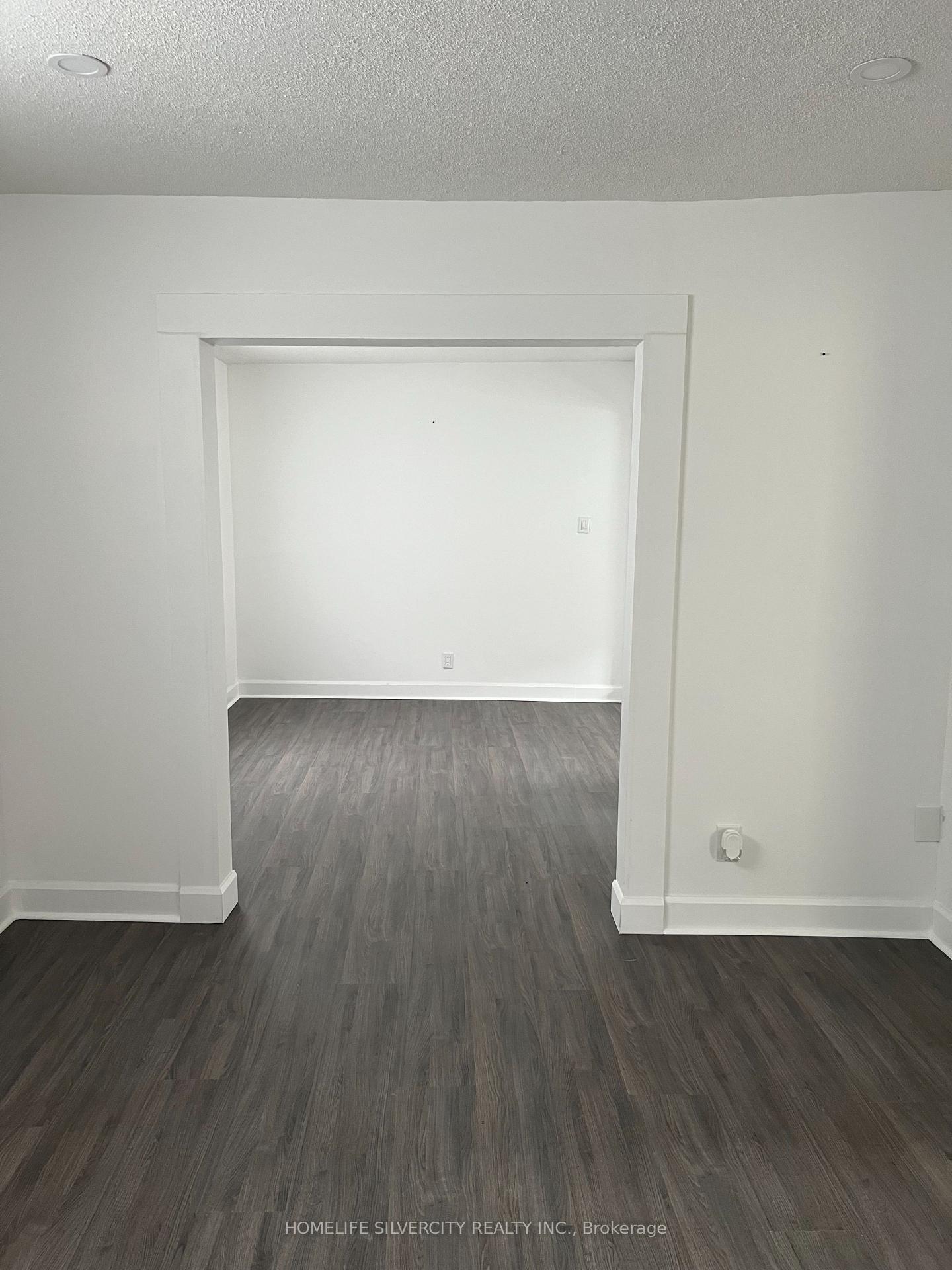Photo 24 of 4737 Epworth Circle, Niagara Falls, Downtown — HOMEH