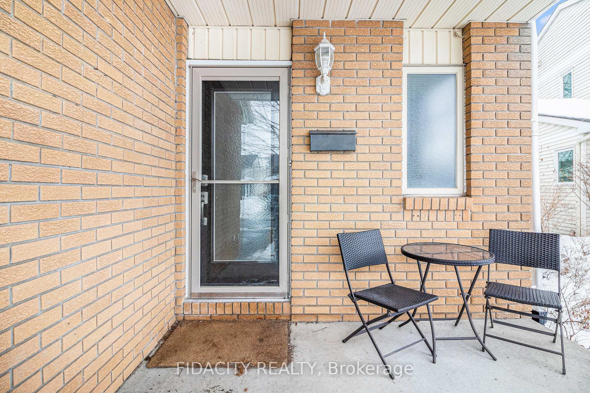 Photo 4 of 1777 Bromont Way, Ottawa, Chateauneuf — HOMEH