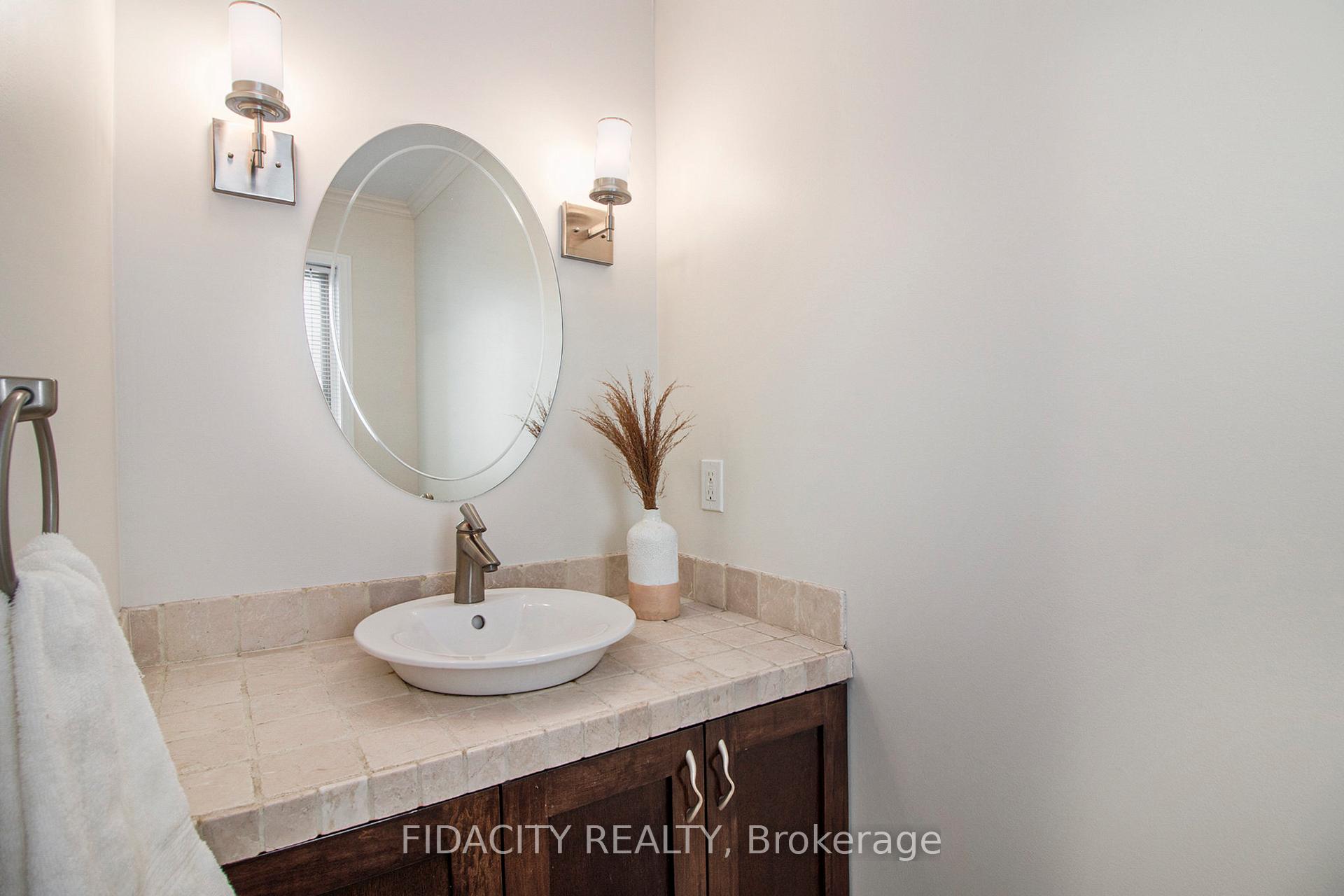 Photo 11 of 1777 Bromont Way, Ottawa, Chateauneuf — HOMEH