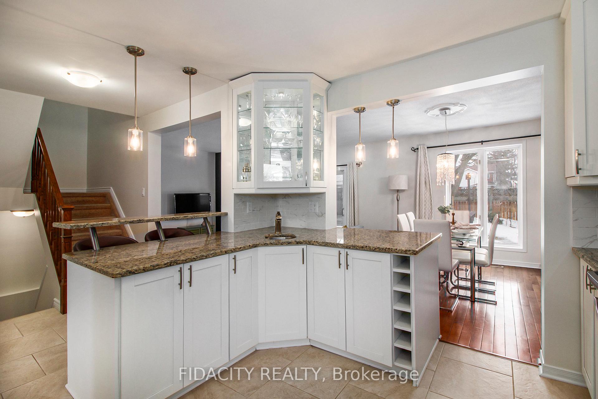 Photo 13 of 1777 Bromont Way, Ottawa, Chateauneuf — HOMEH